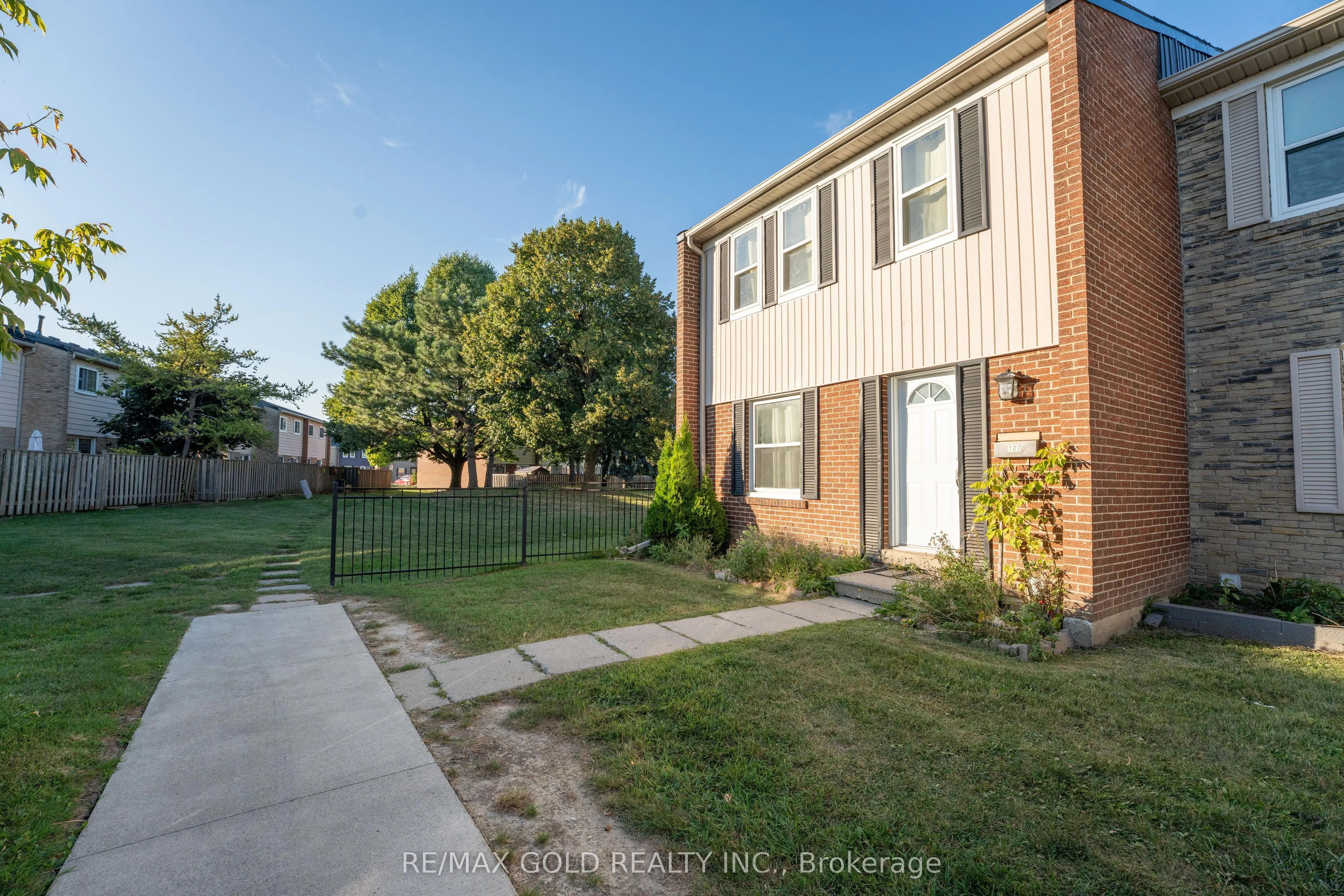 900 Central Park Drive #107