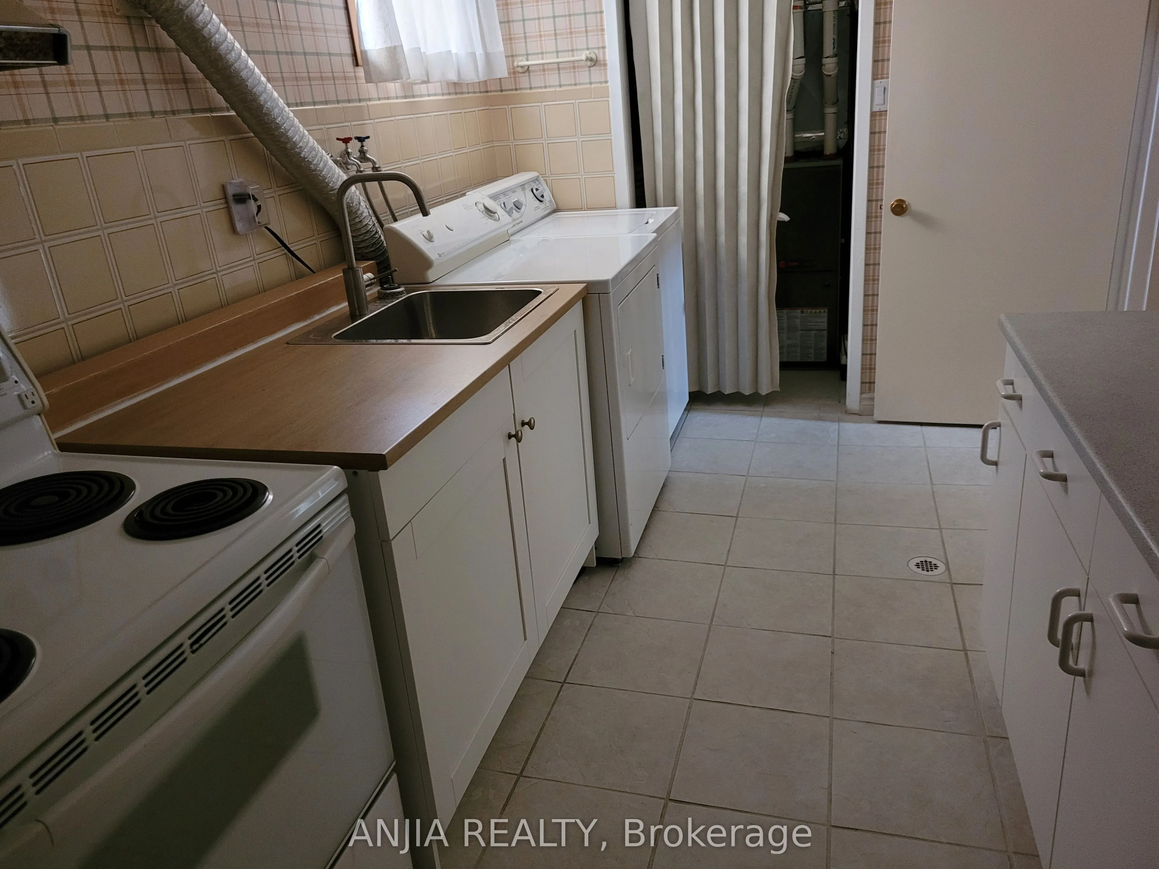 1299 Shamir Crescent #Basement