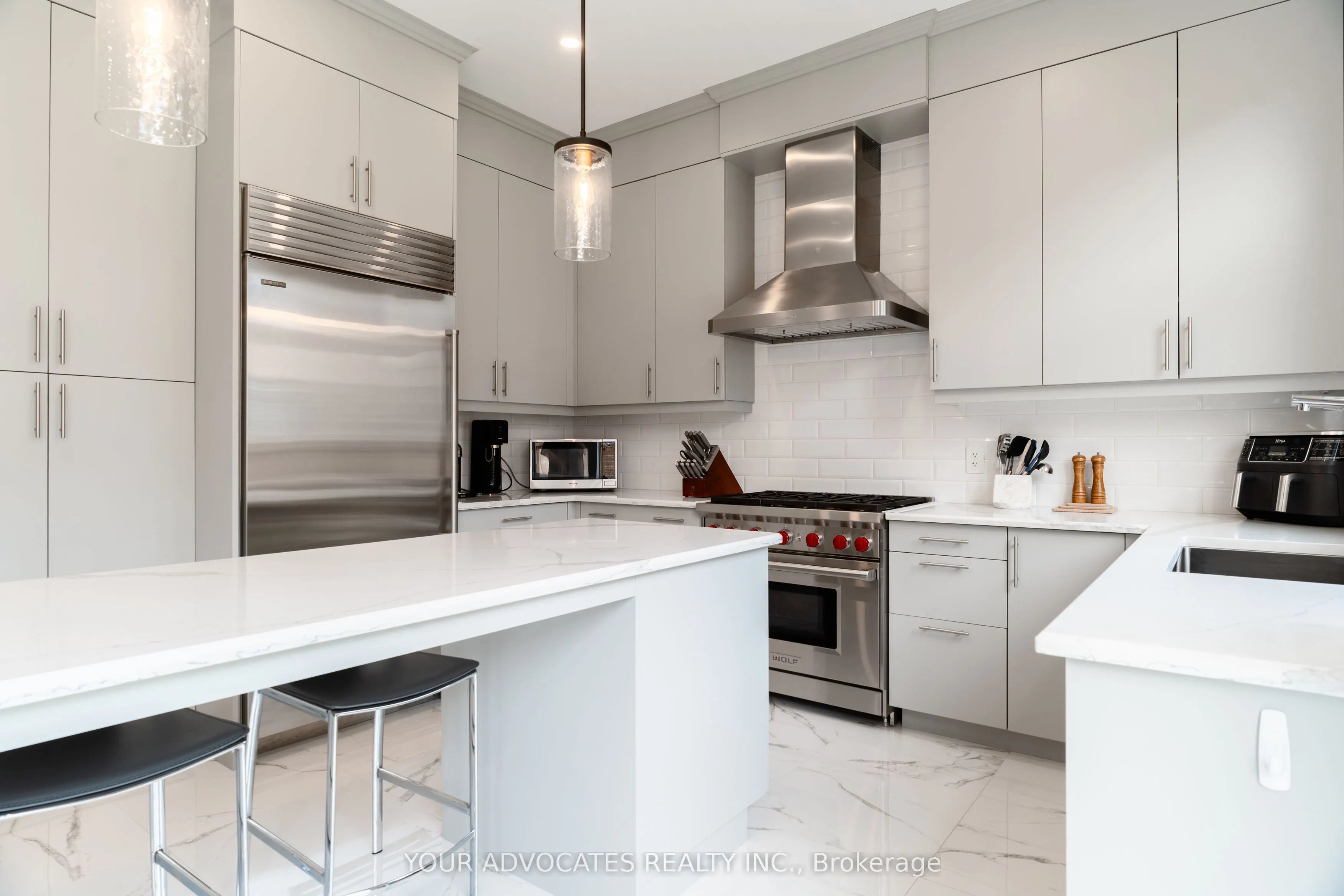 1390 Queens Plate Road