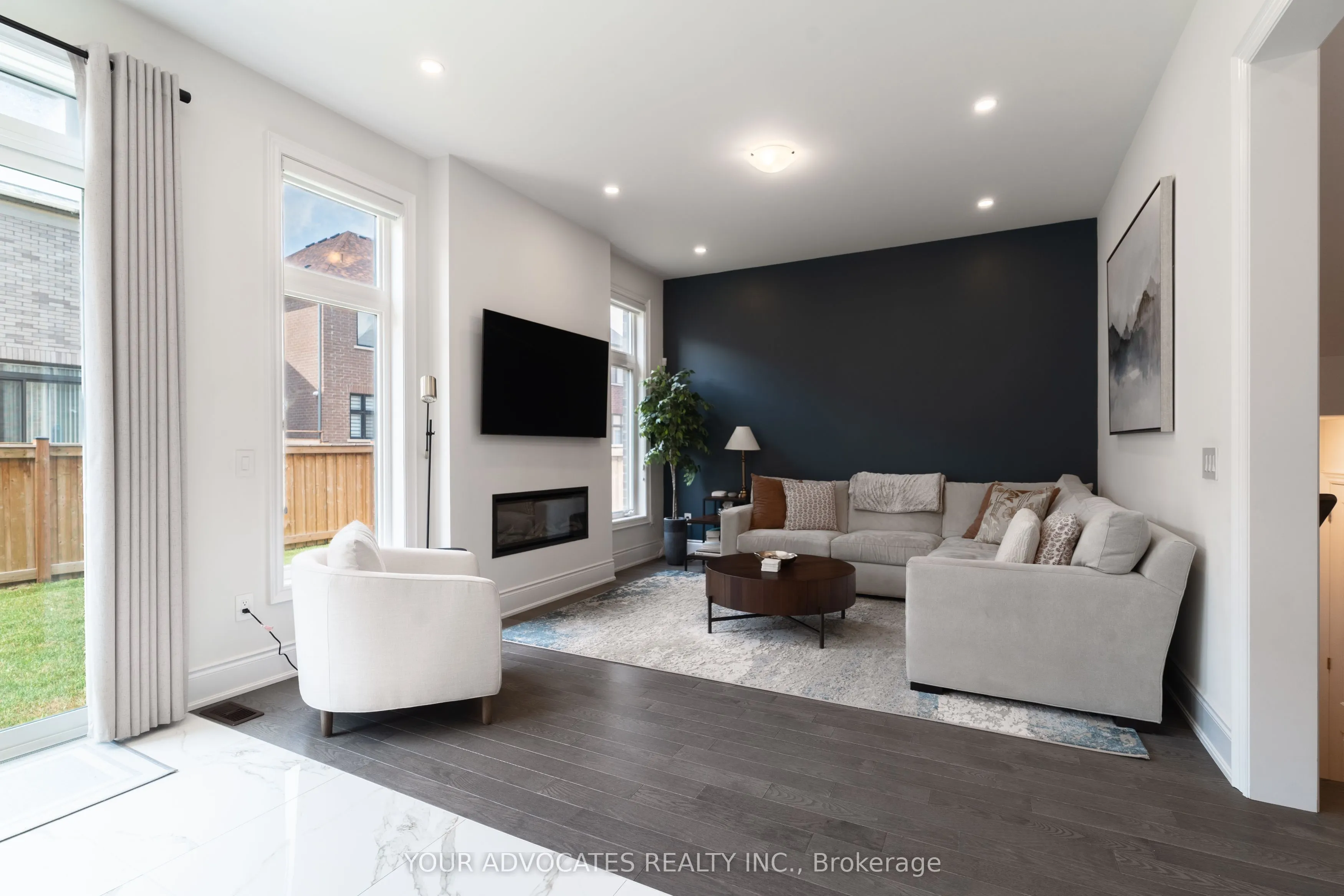 1390 Queens Plate Road