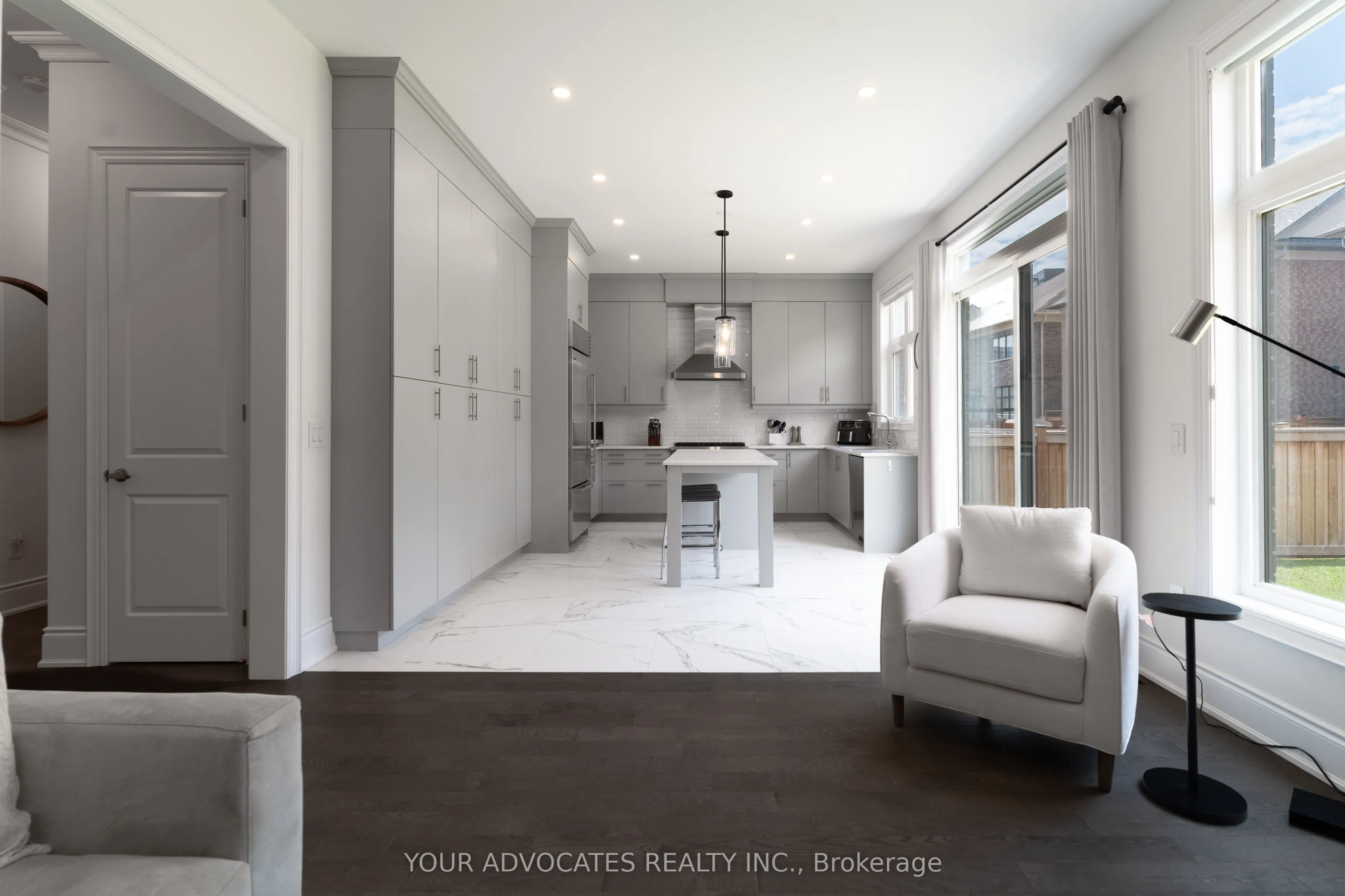 1390 Queens Plate Road