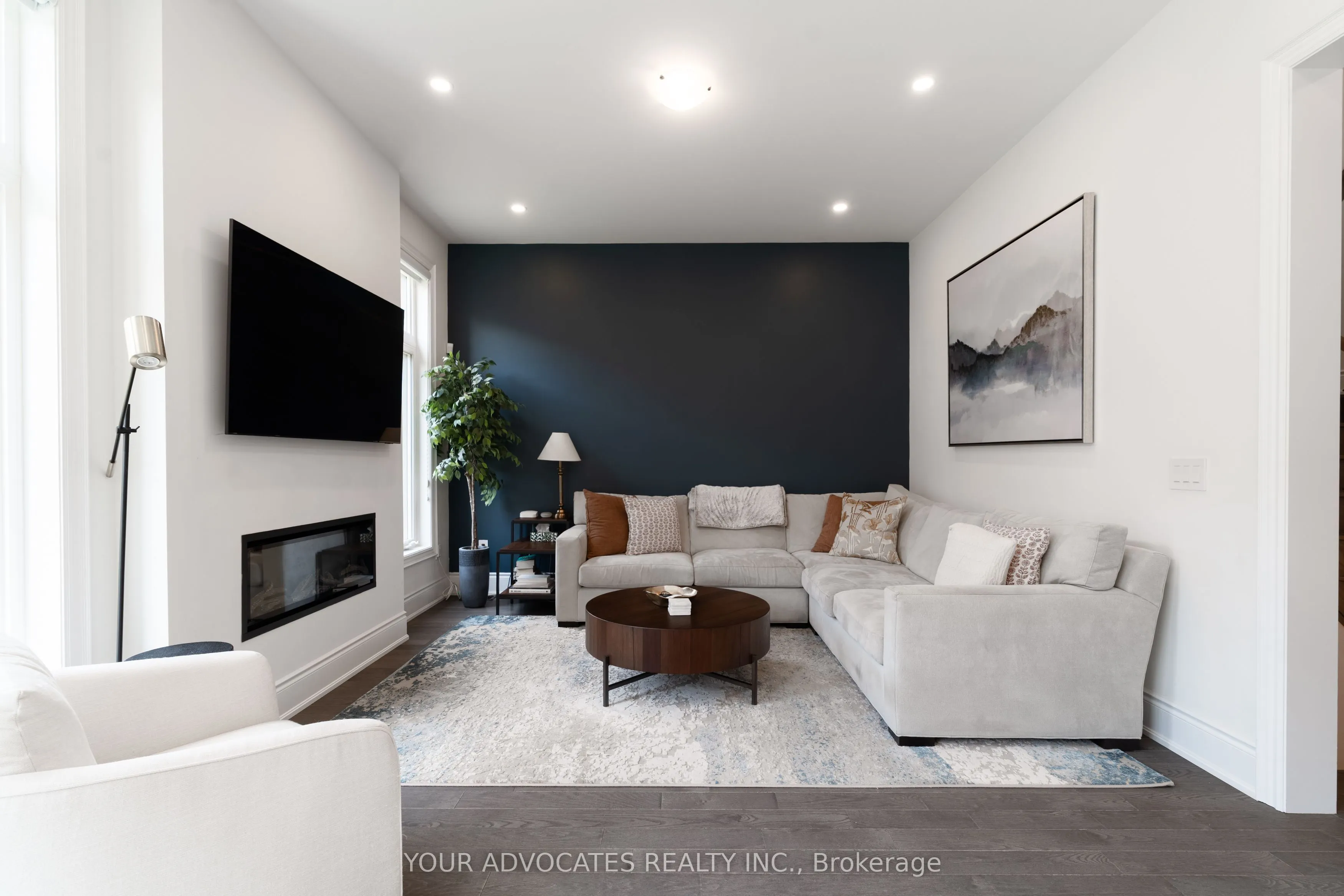 1390 Queens Plate Road