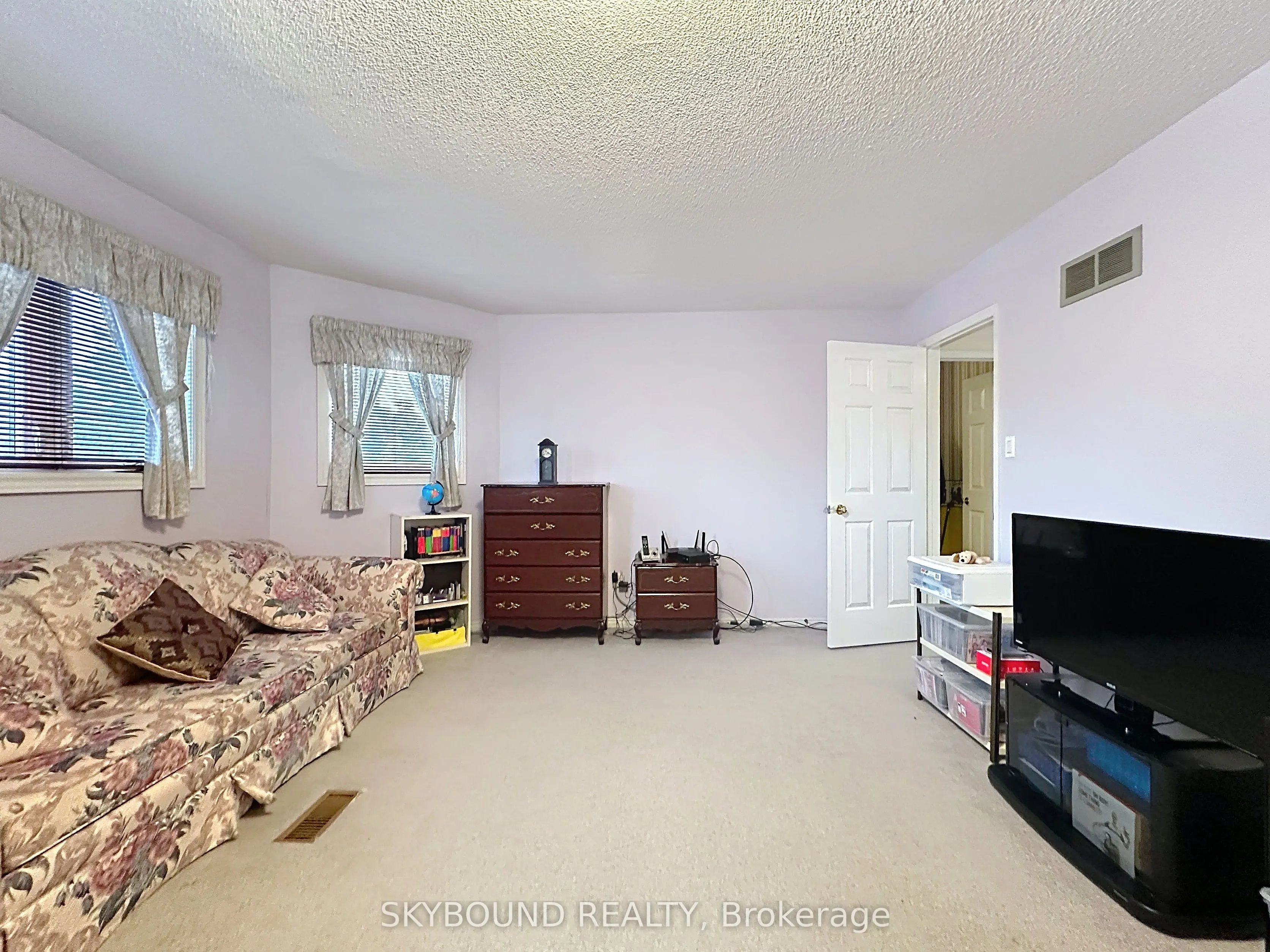 4409 Heathgate Crescent