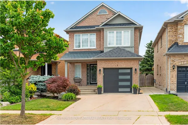 7 Emily Carr Crescent