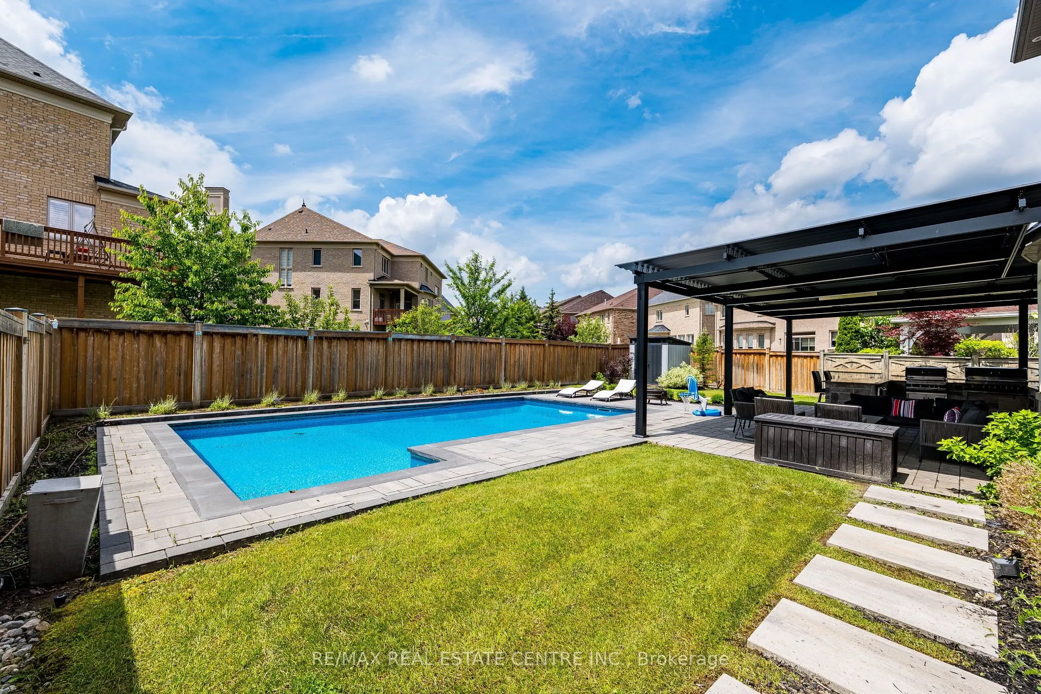 40 Cachet Court