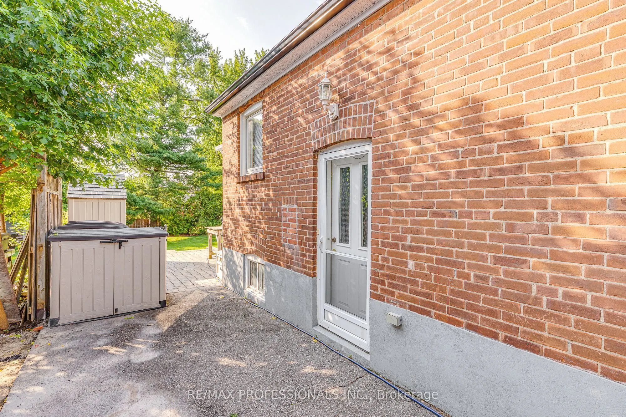 580 Exbury Crescent