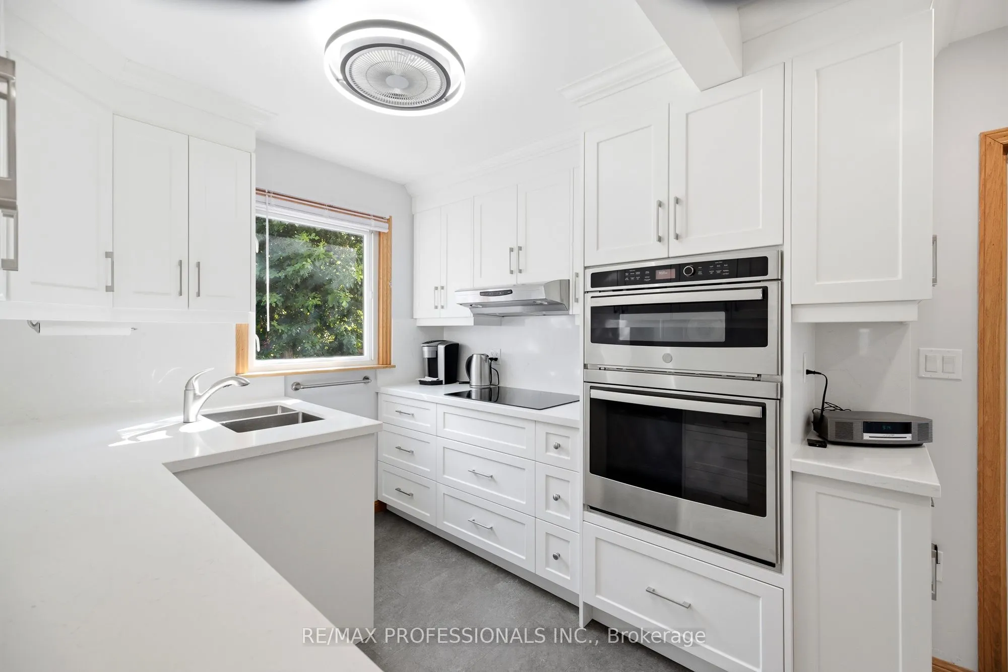 580 Exbury Crescent