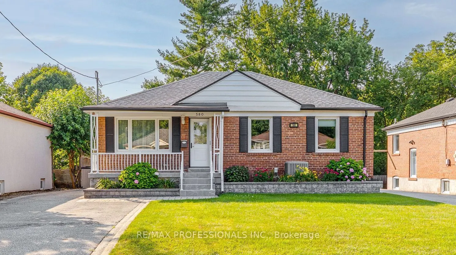 580 Exbury Crescent