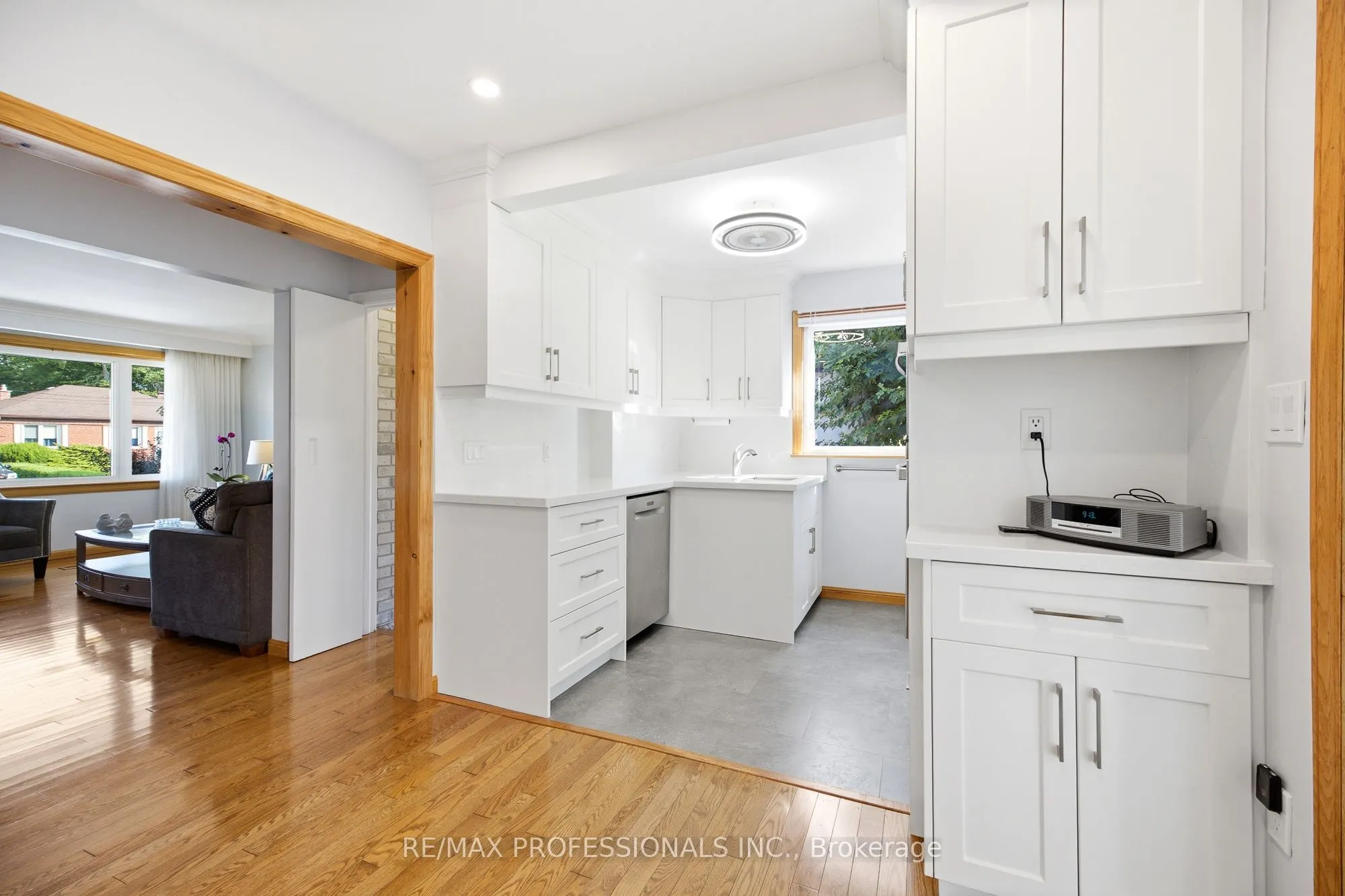 580 Exbury Crescent