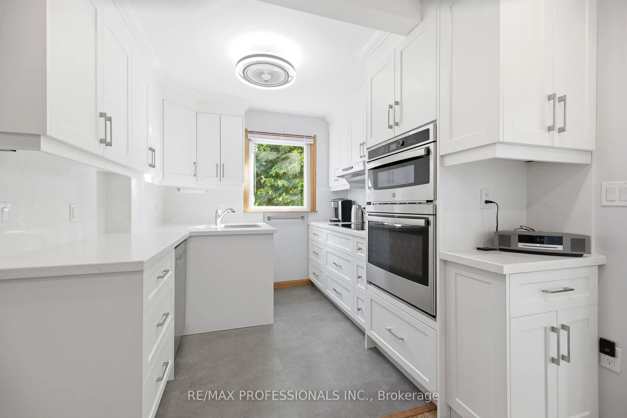 580 Exbury Crescent