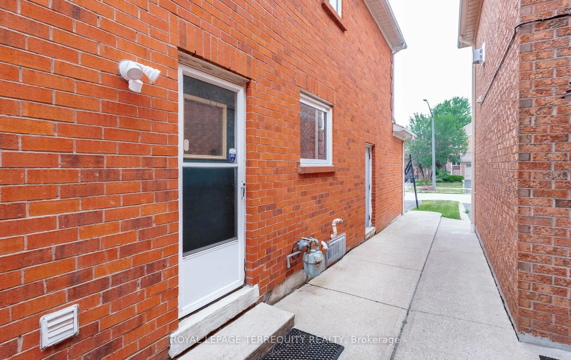 5577 Haddon Hall Road