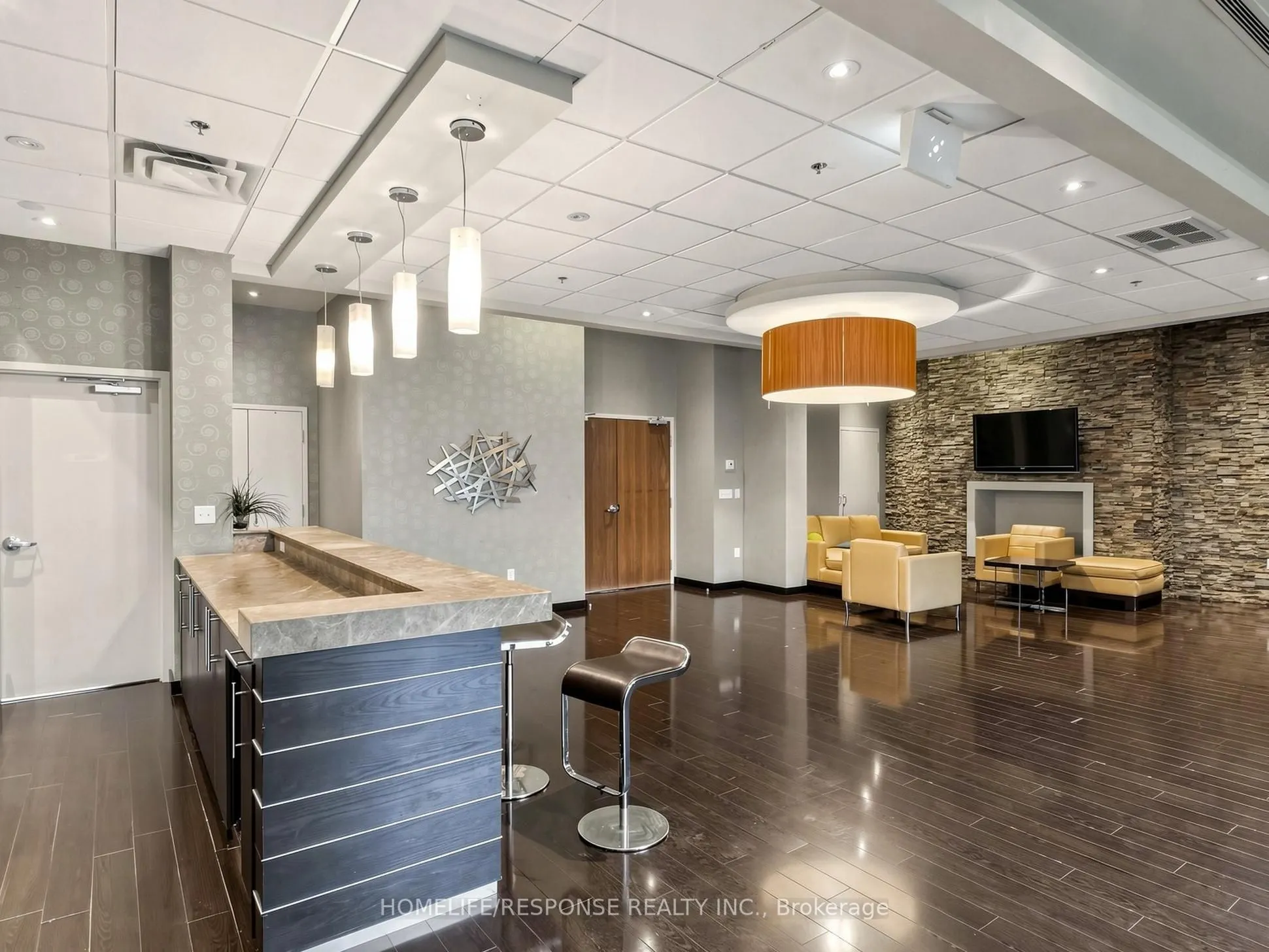215 QUEEN Street E #225