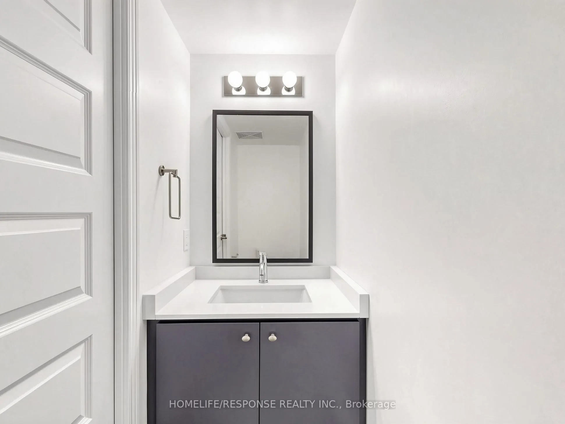 215 QUEEN Street E #225