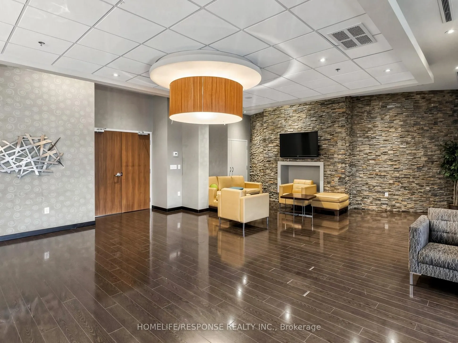 215 QUEEN Street E #225