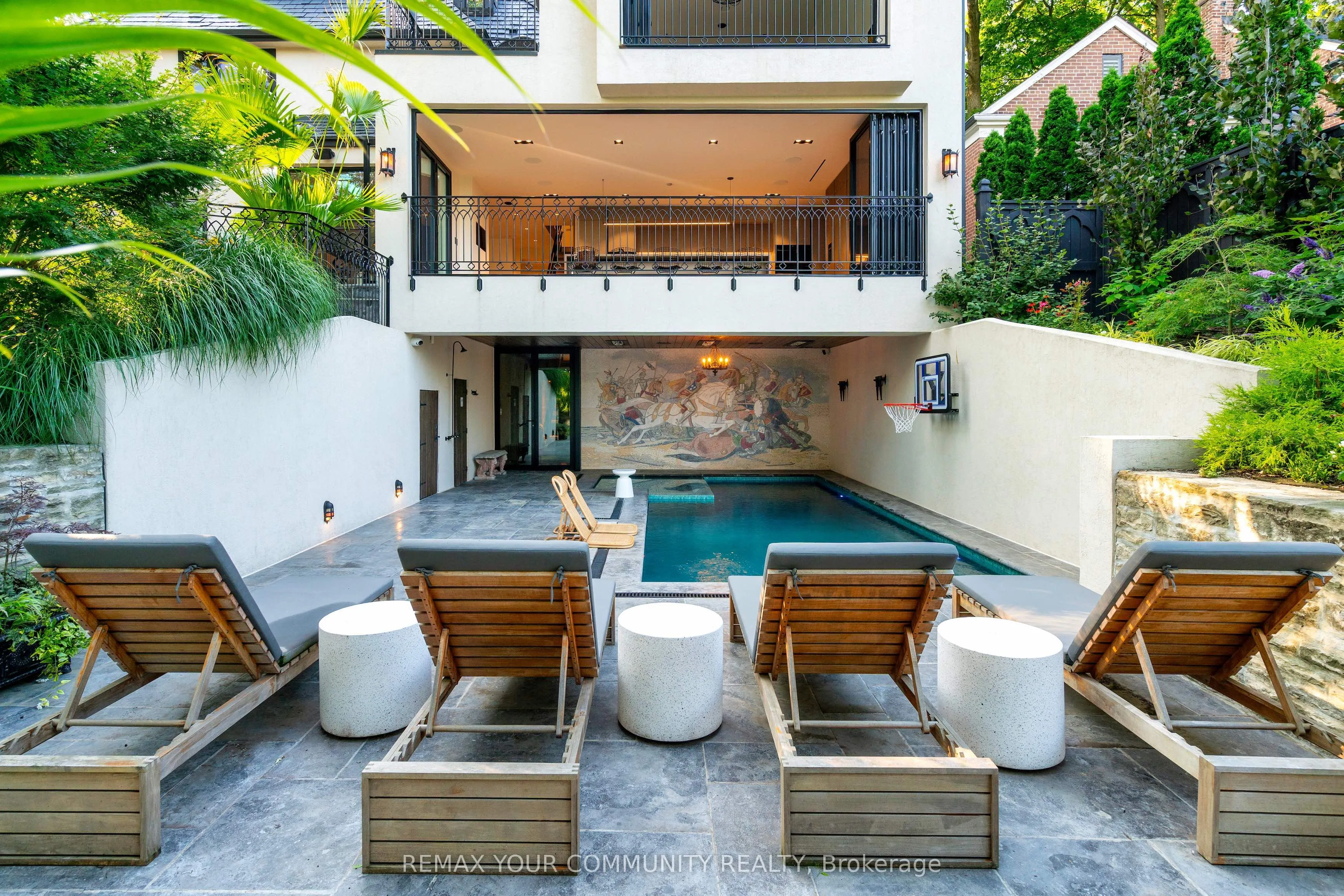57 Baby Point Crescent S