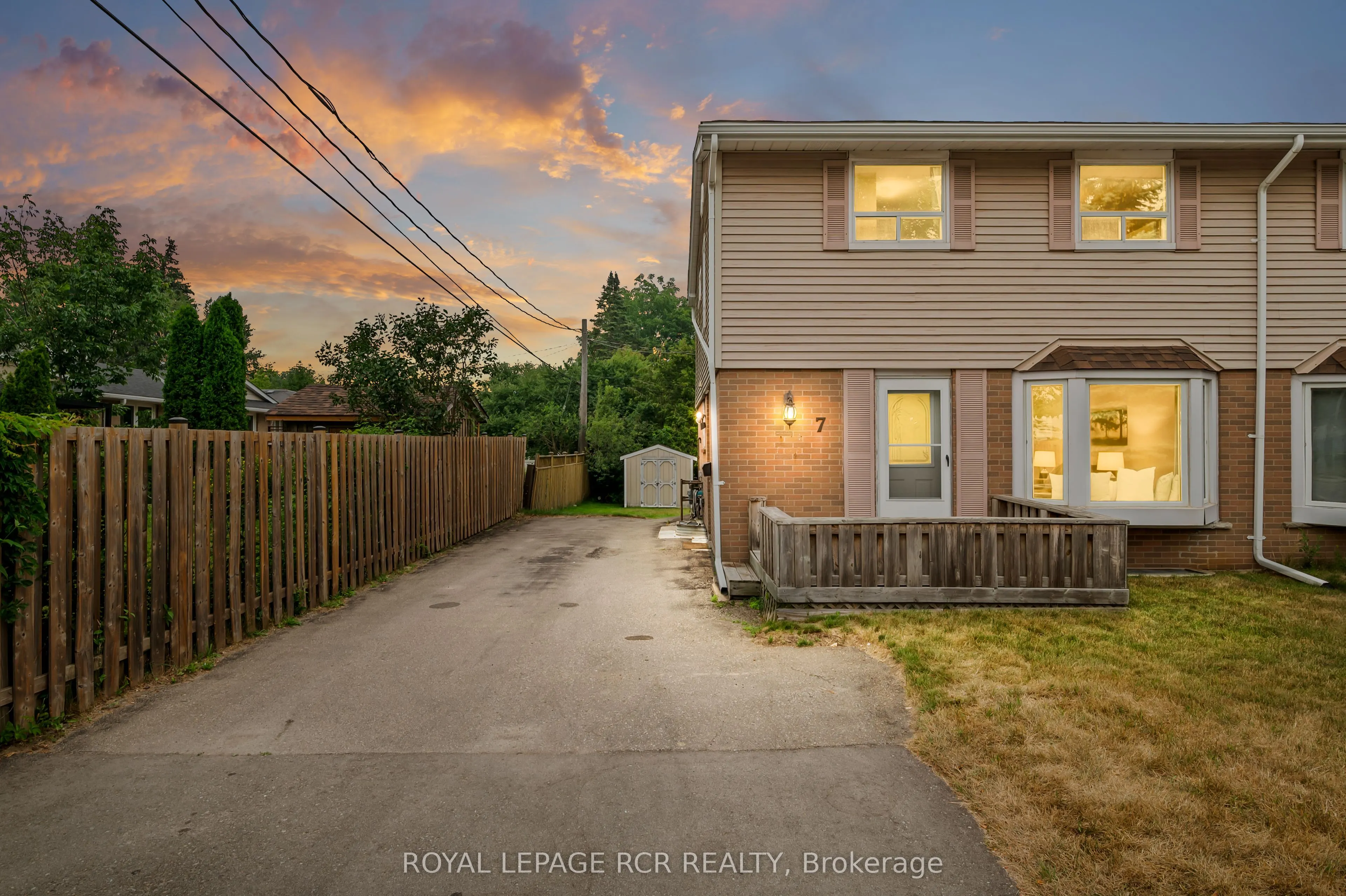 7 Cardwell Street
