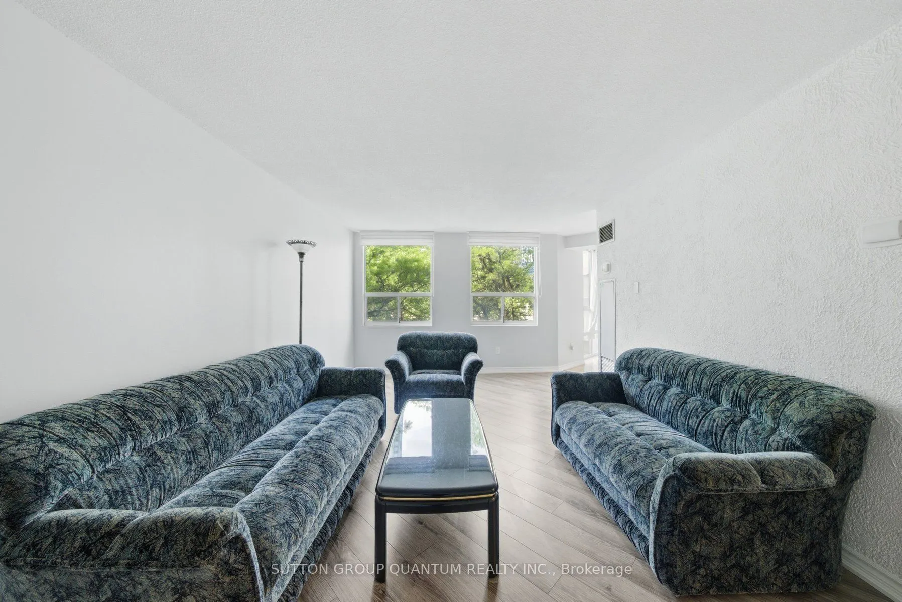 3650 Kaneff Crescent #304