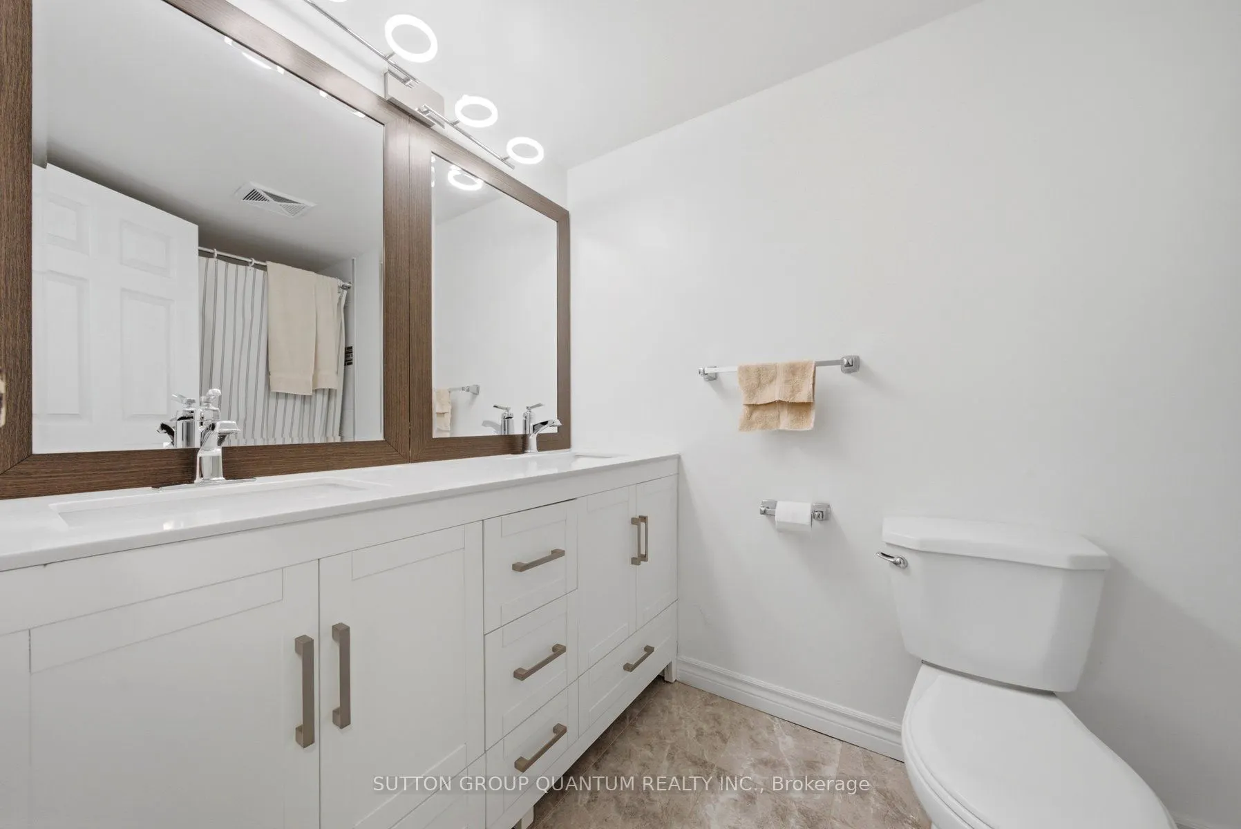 3650 Kaneff Crescent #304
