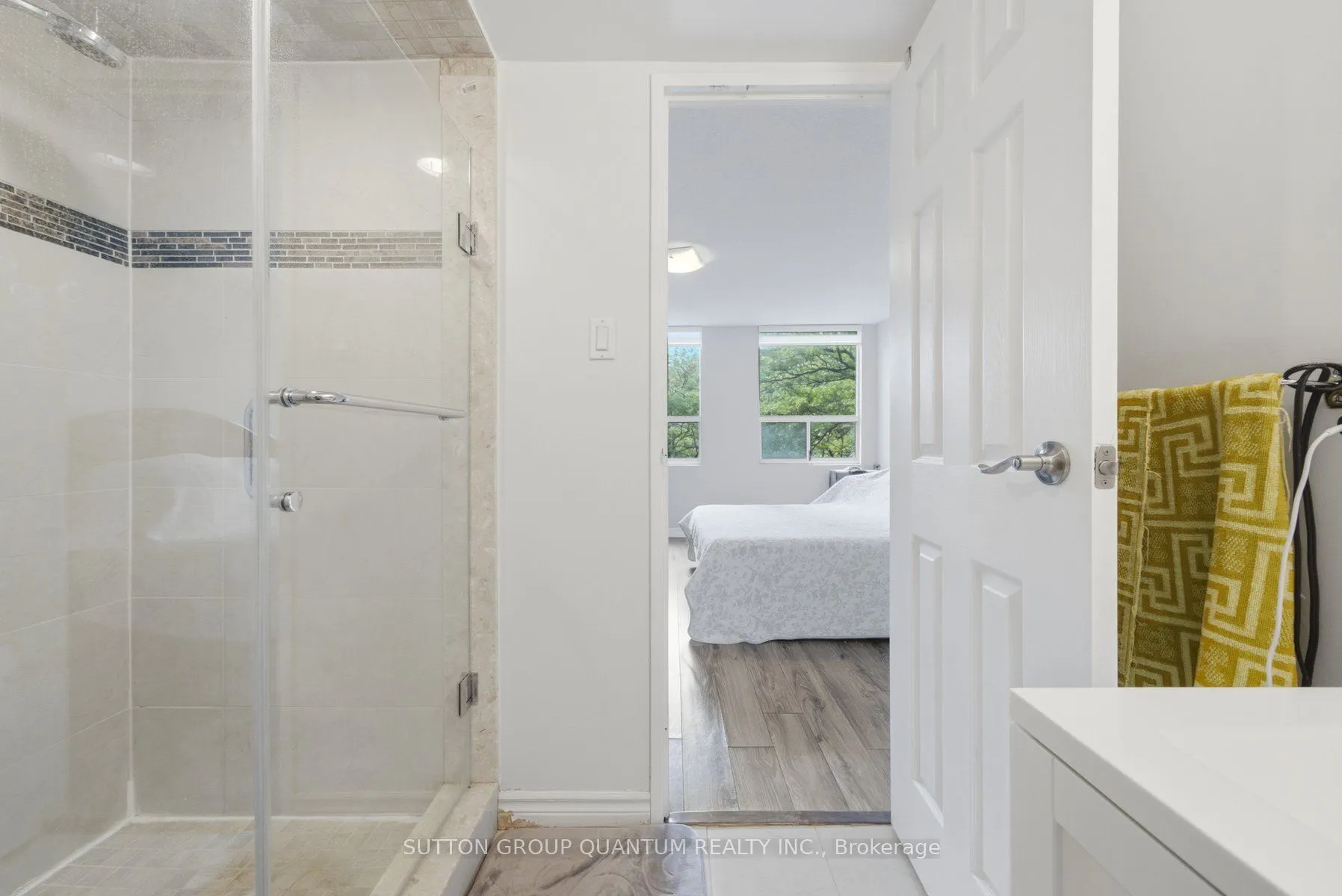 3650 Kaneff Crescent #304