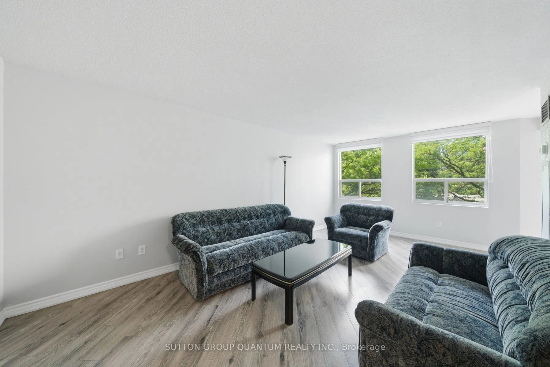 3650 Kaneff Crescent #304