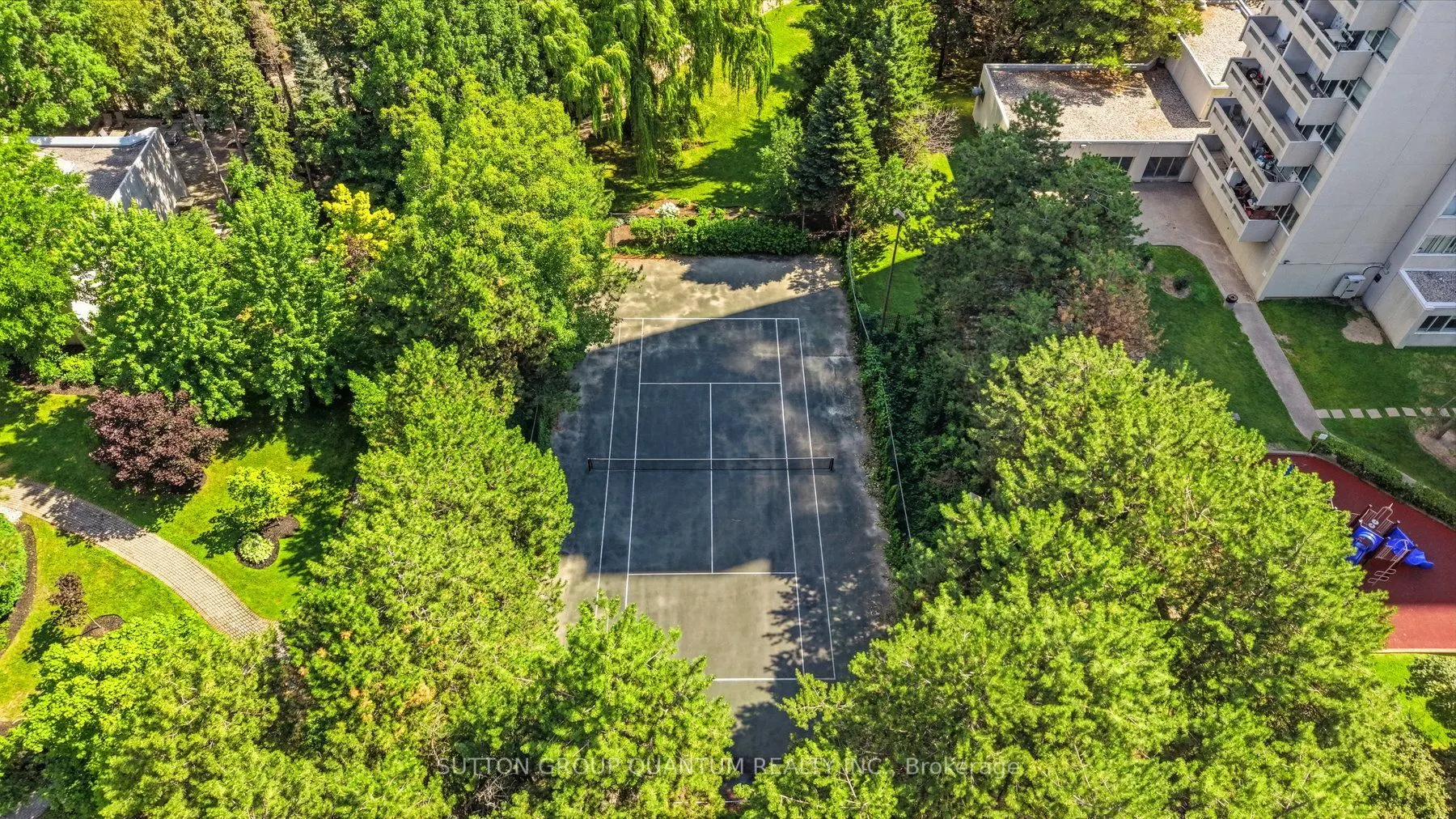 3650 Kaneff Crescent #304
