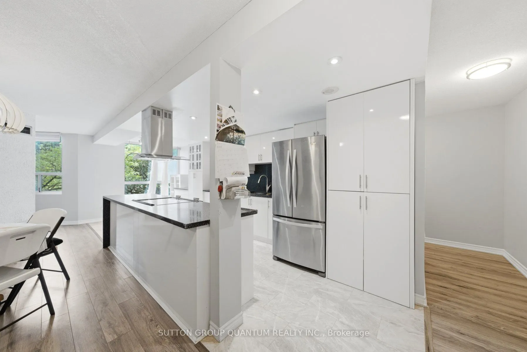 3650 Kaneff Crescent #304
