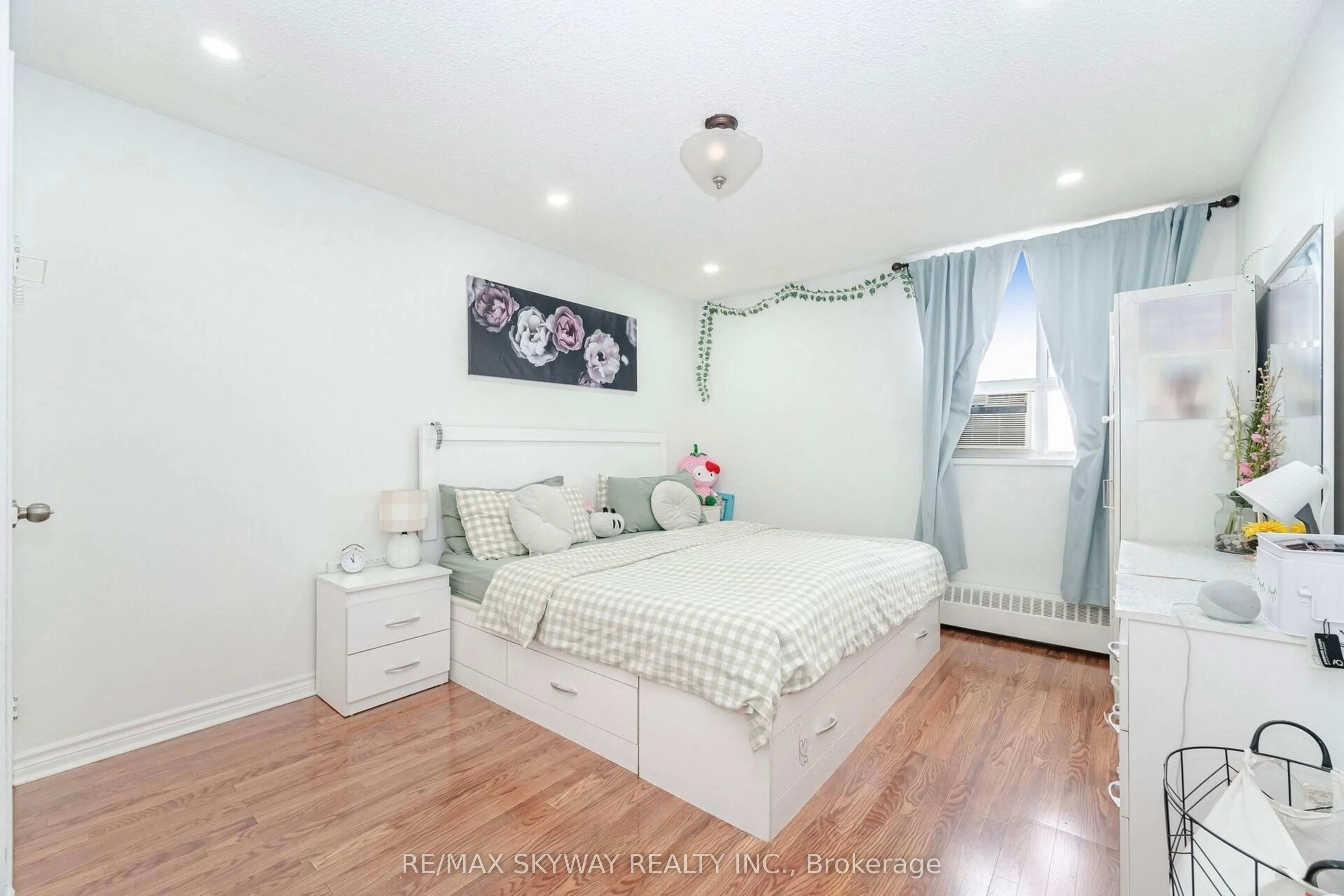 1615 Bloor Street #1203