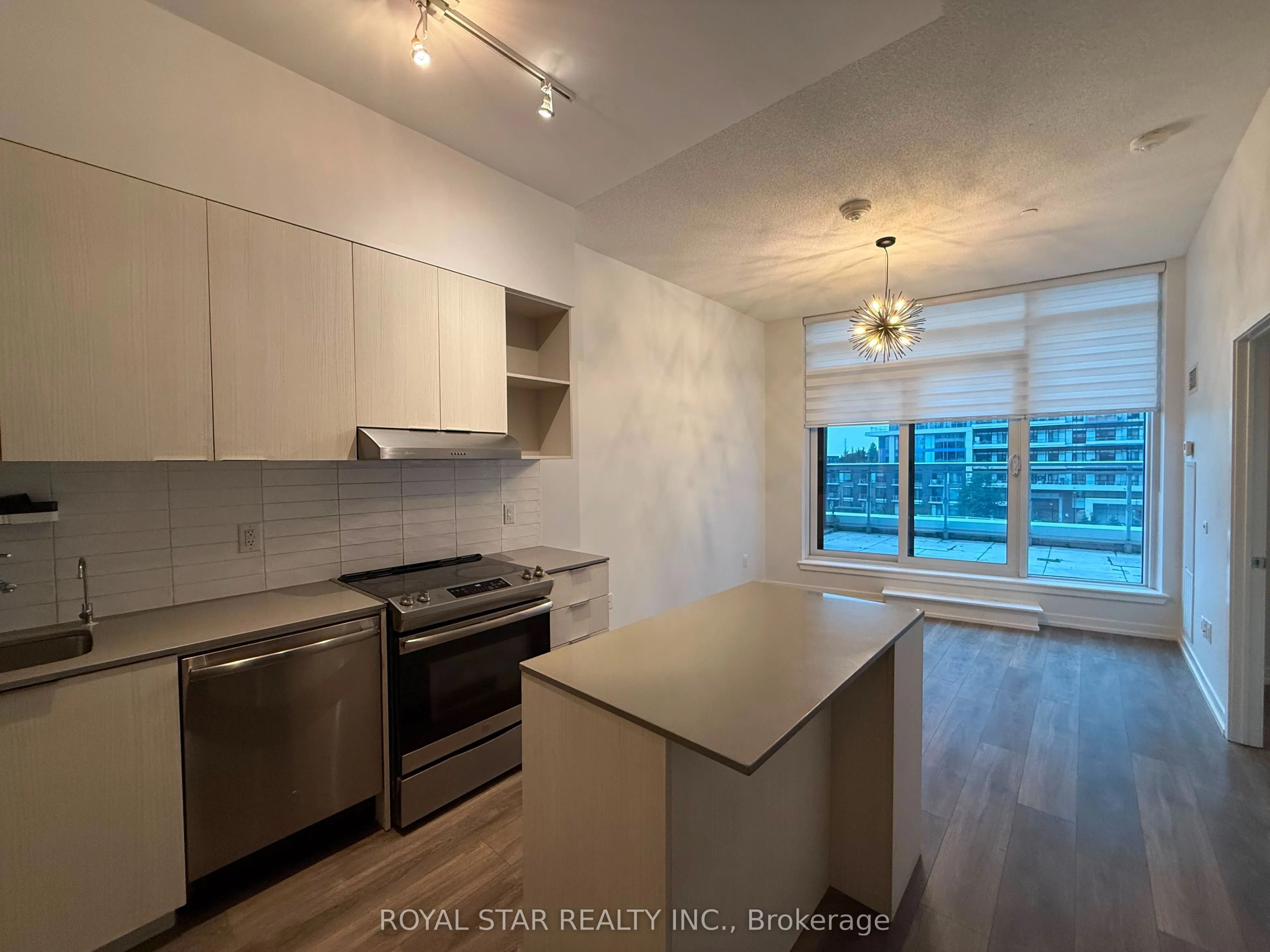 2520 Eglinton Avenue W #323