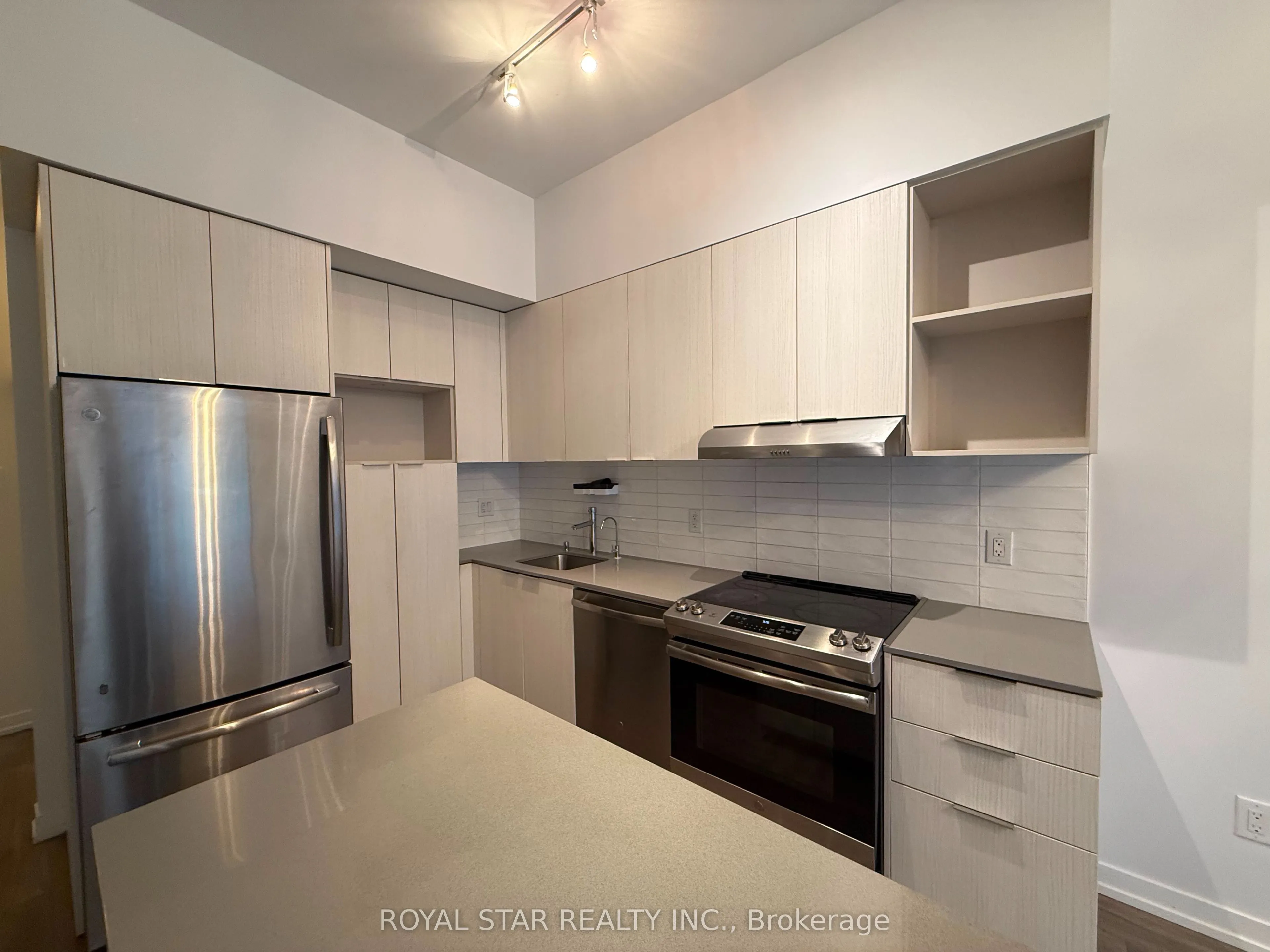 2520 Eglinton Avenue W #323