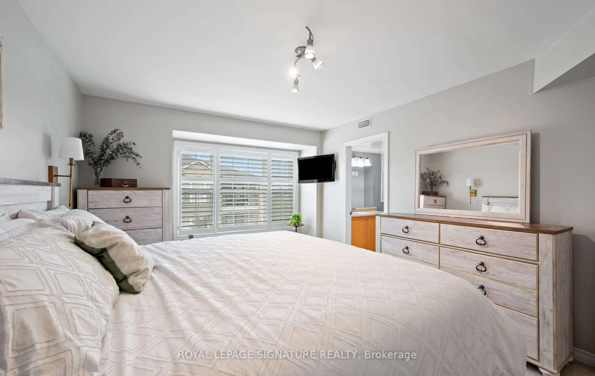 1491 Maple Avenue #401
