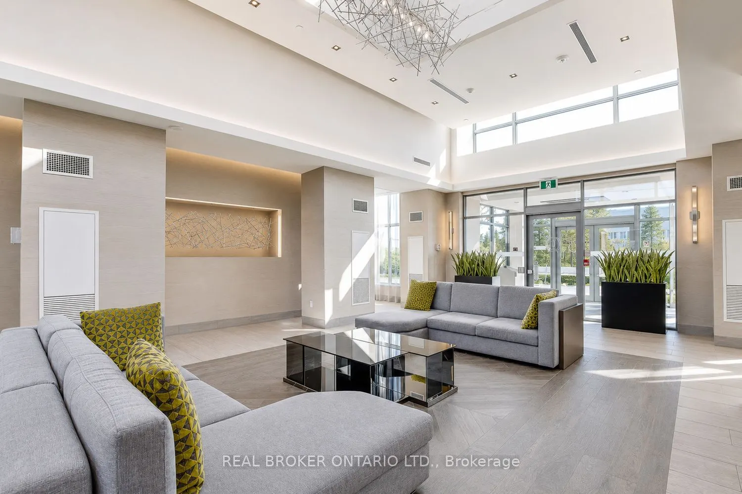 4633 Glen Erin Drive #108