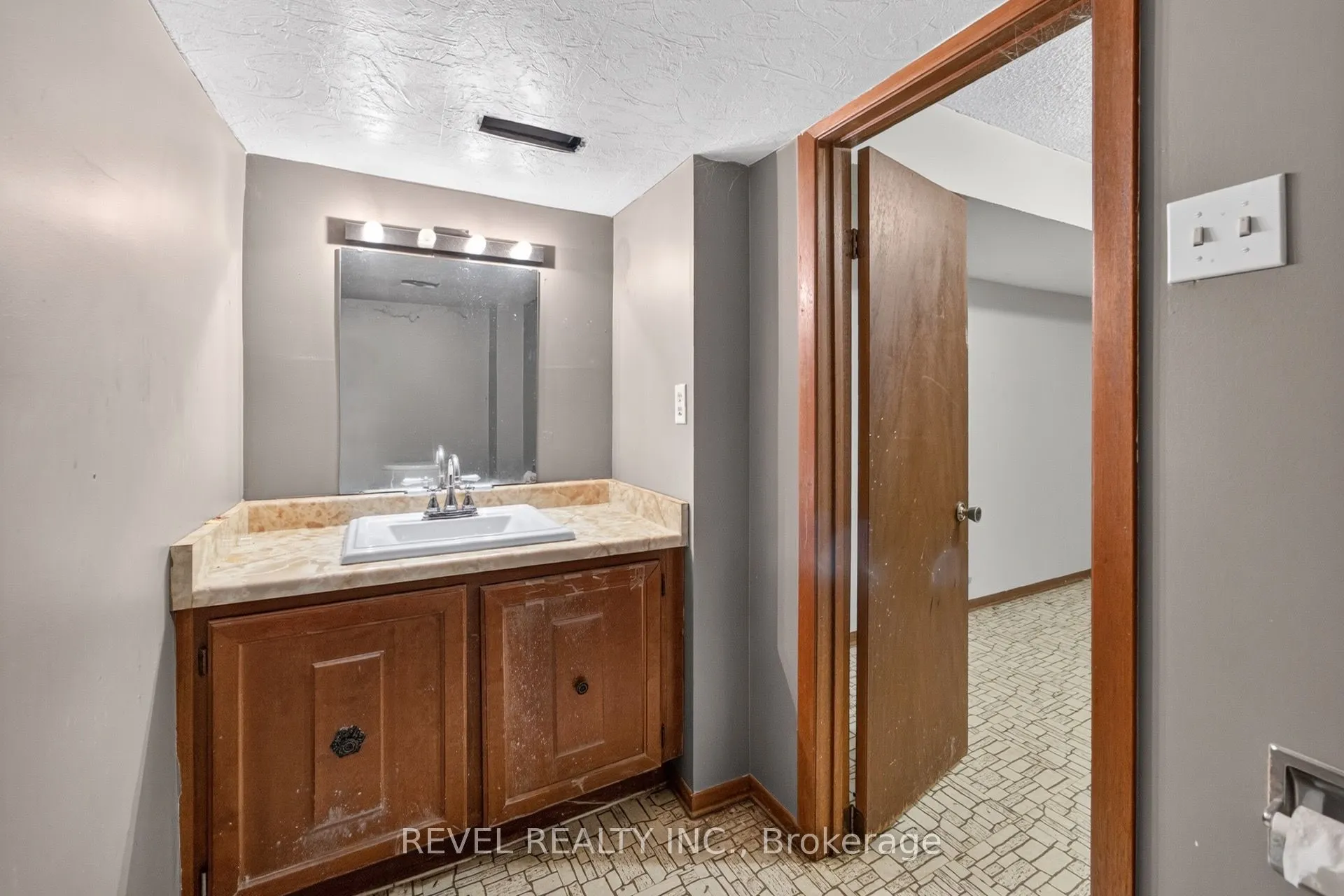 1951 Rathburn Road E #26