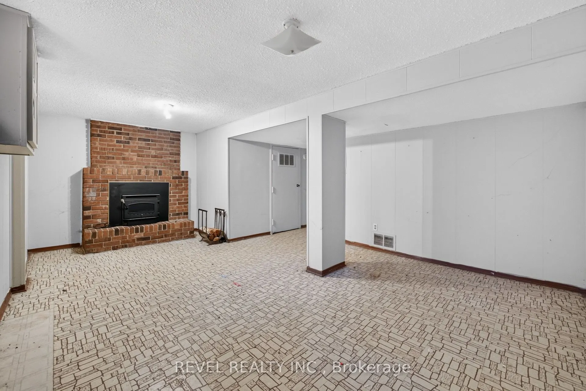 1951 Rathburn Road E #26