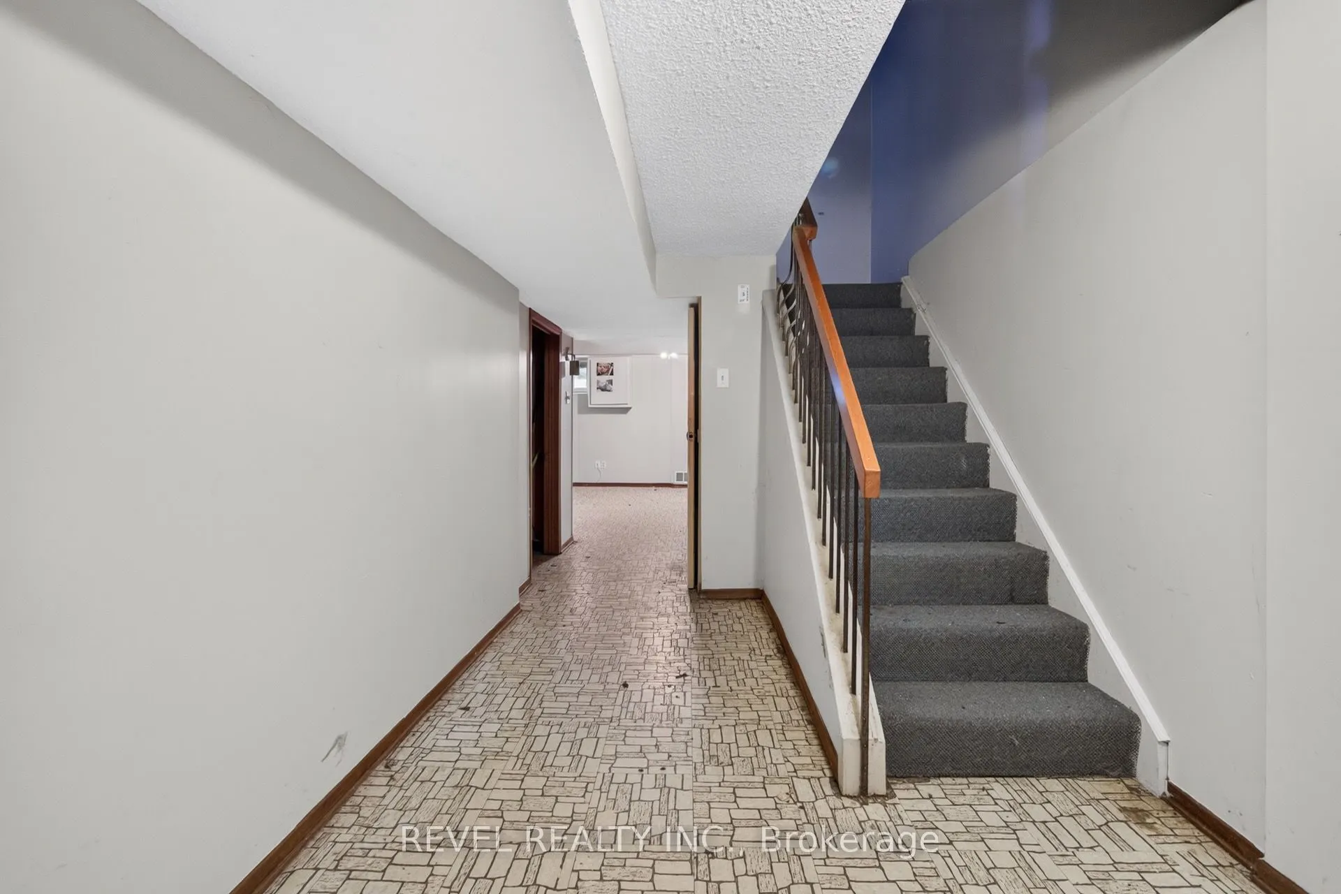 1951 Rathburn Road E #26