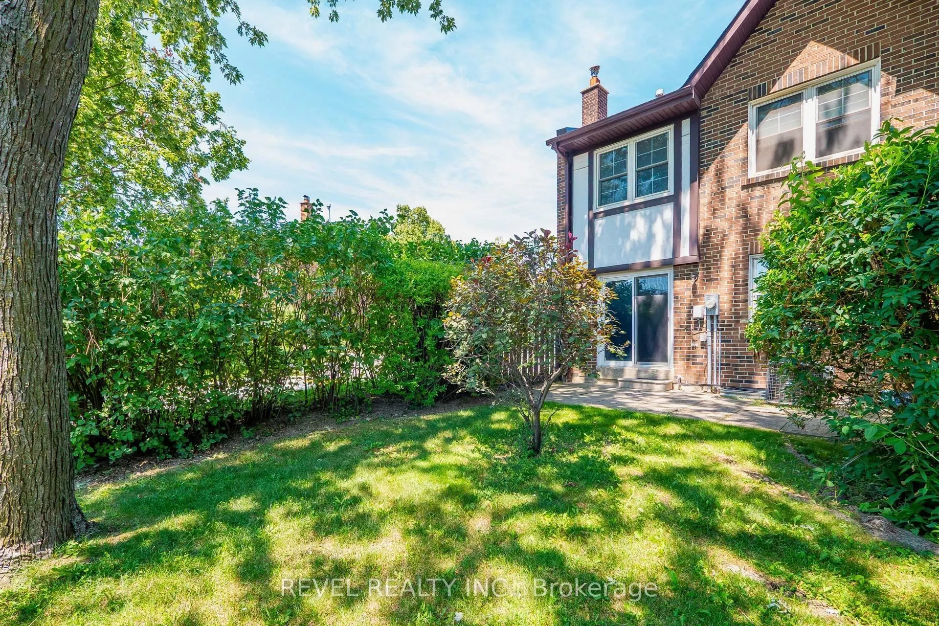 1951 Rathburn Road E #26