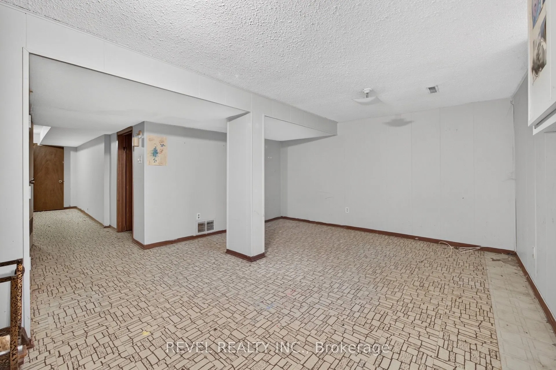 1951 Rathburn Road E #26