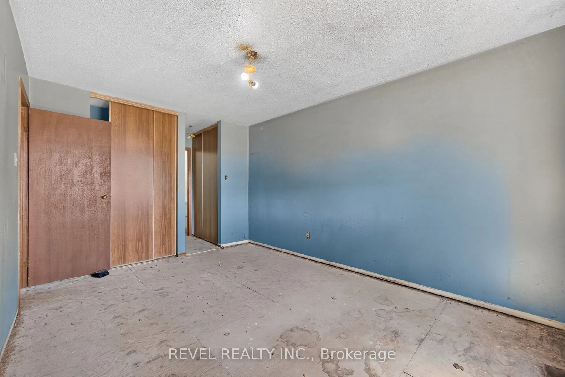 1951 Rathburn Road E #26