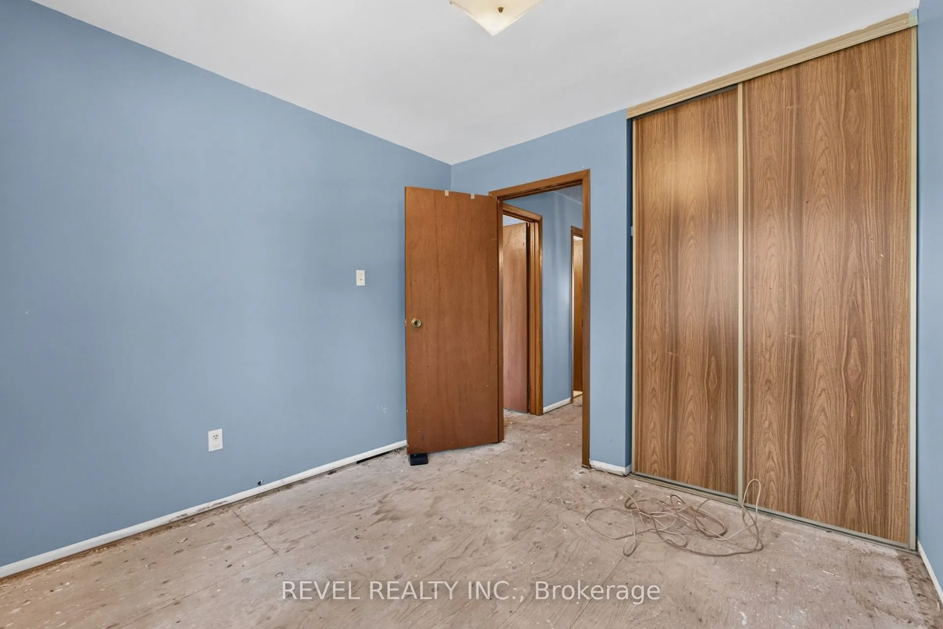 1951 Rathburn Road E #26
