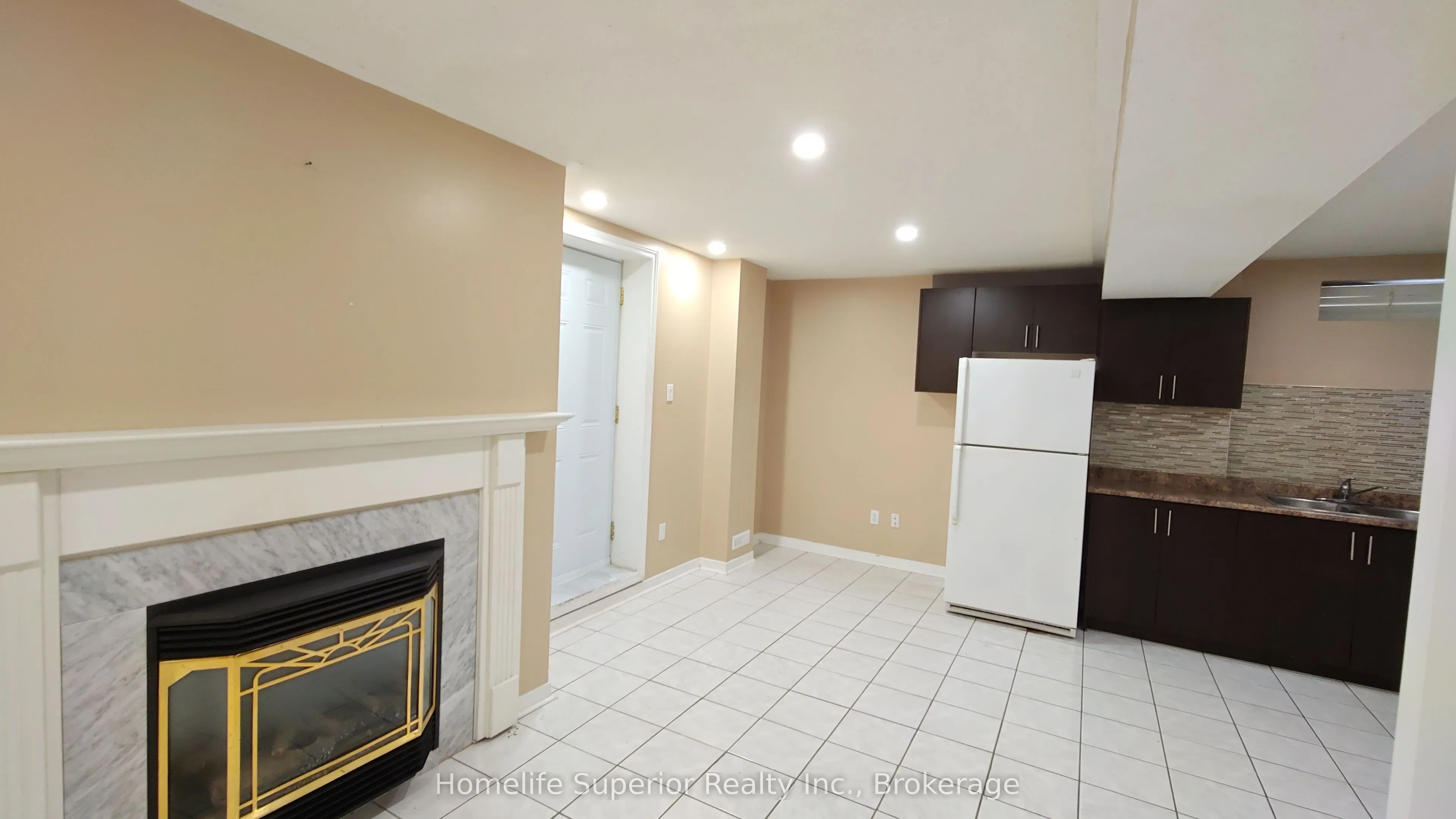 17 Summerfield Crescent