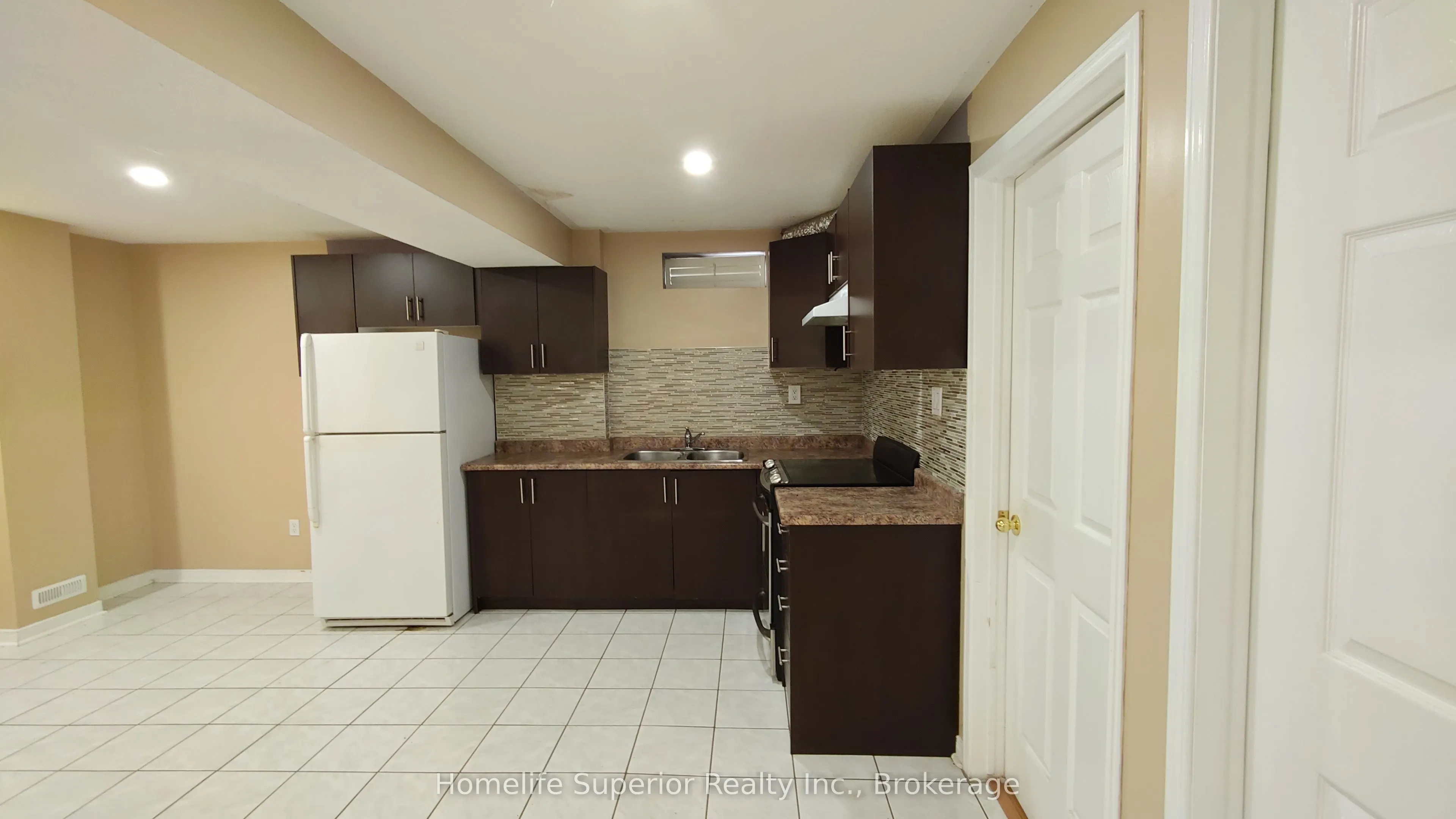 17 Summerfield Crescent