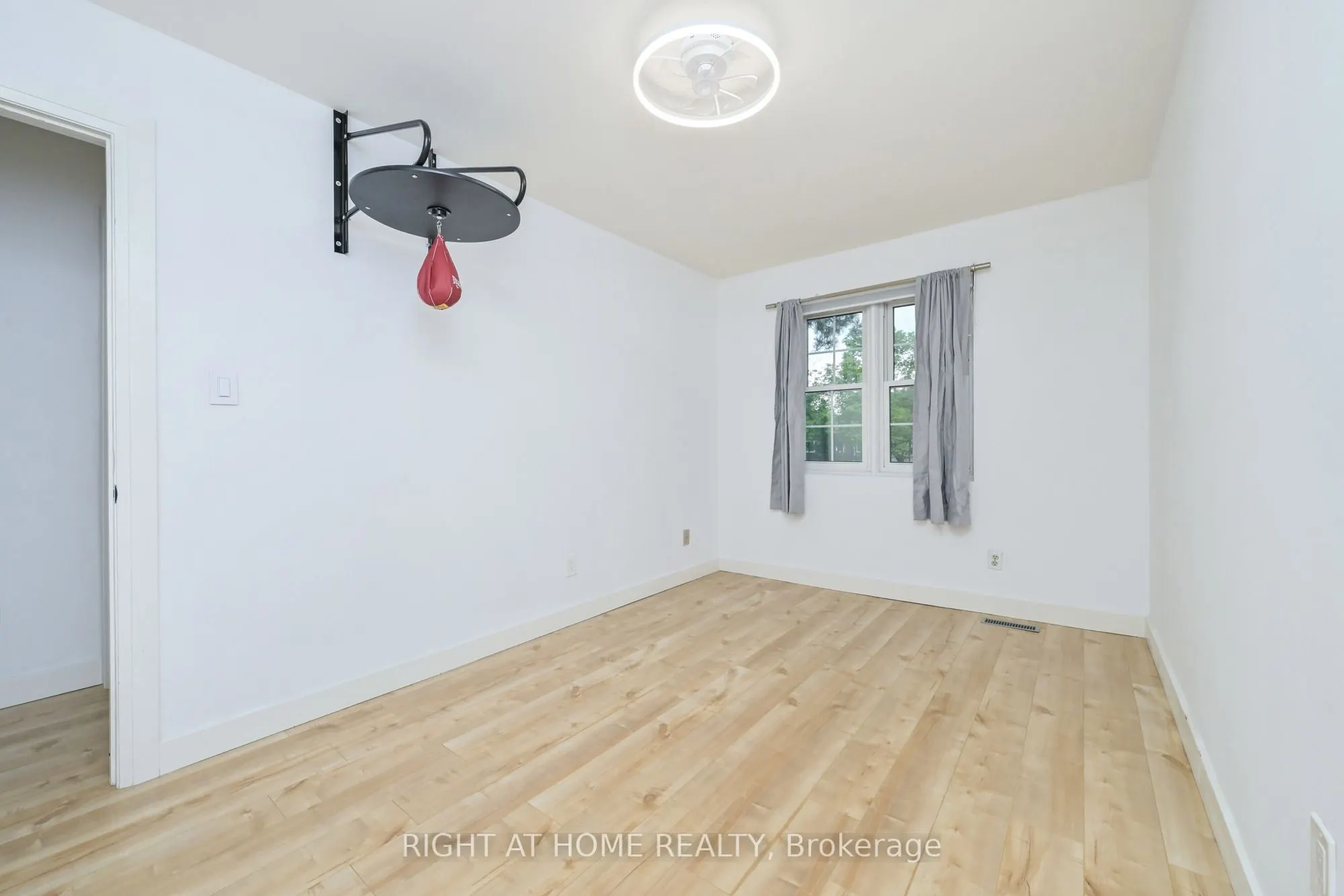 2120 Rathburn Road E #32