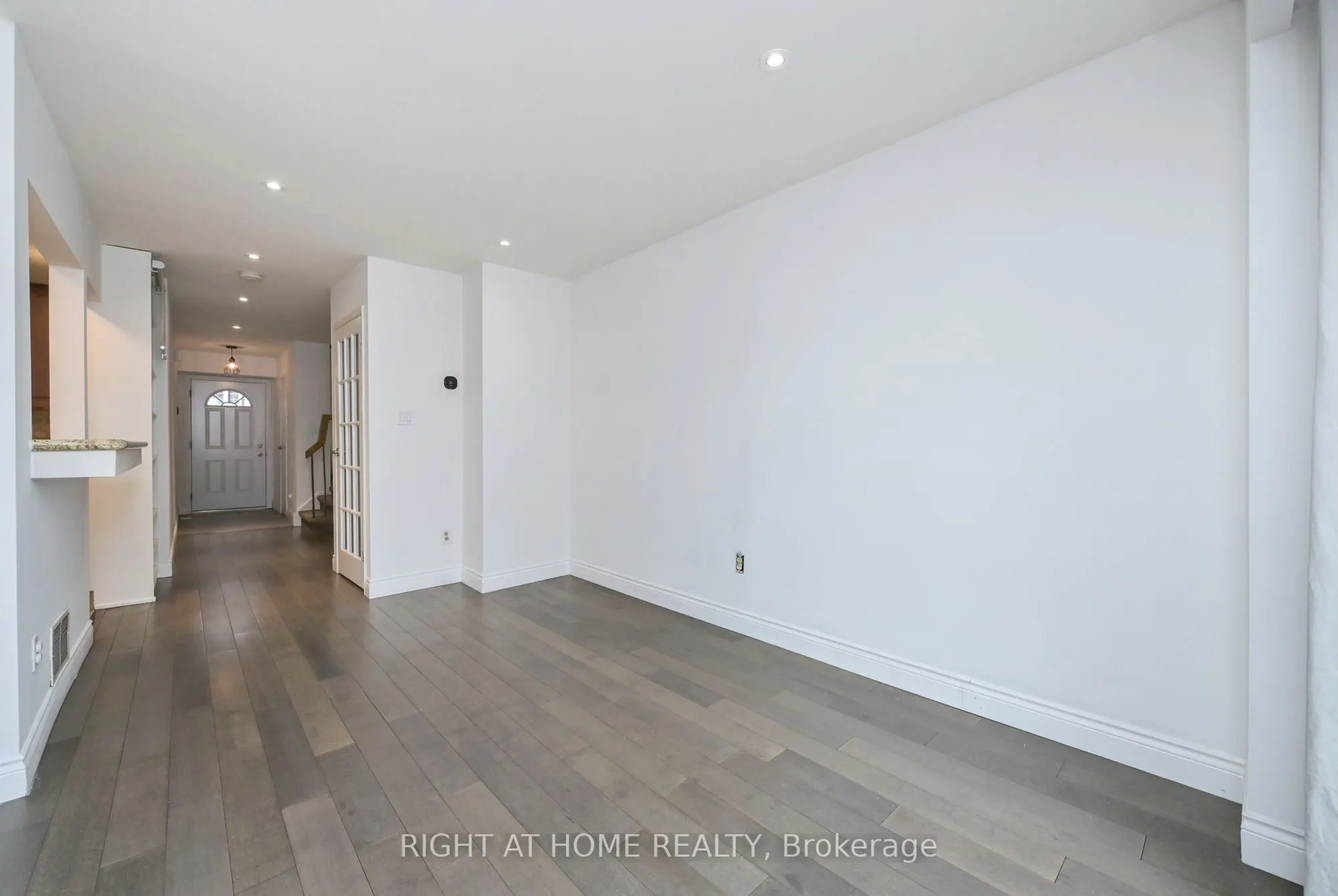 2120 Rathburn Road E #32