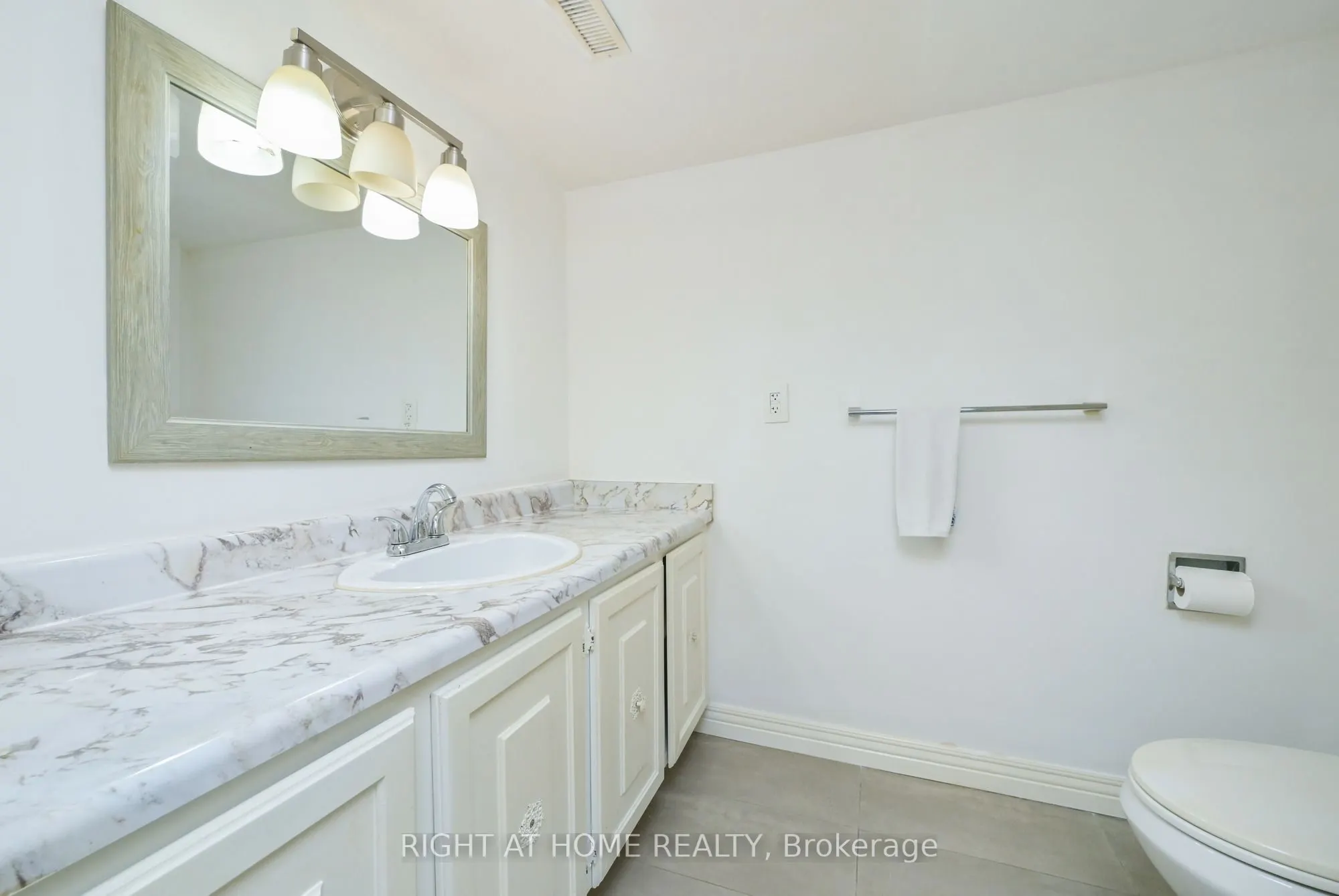 2120 Rathburn Road E #32