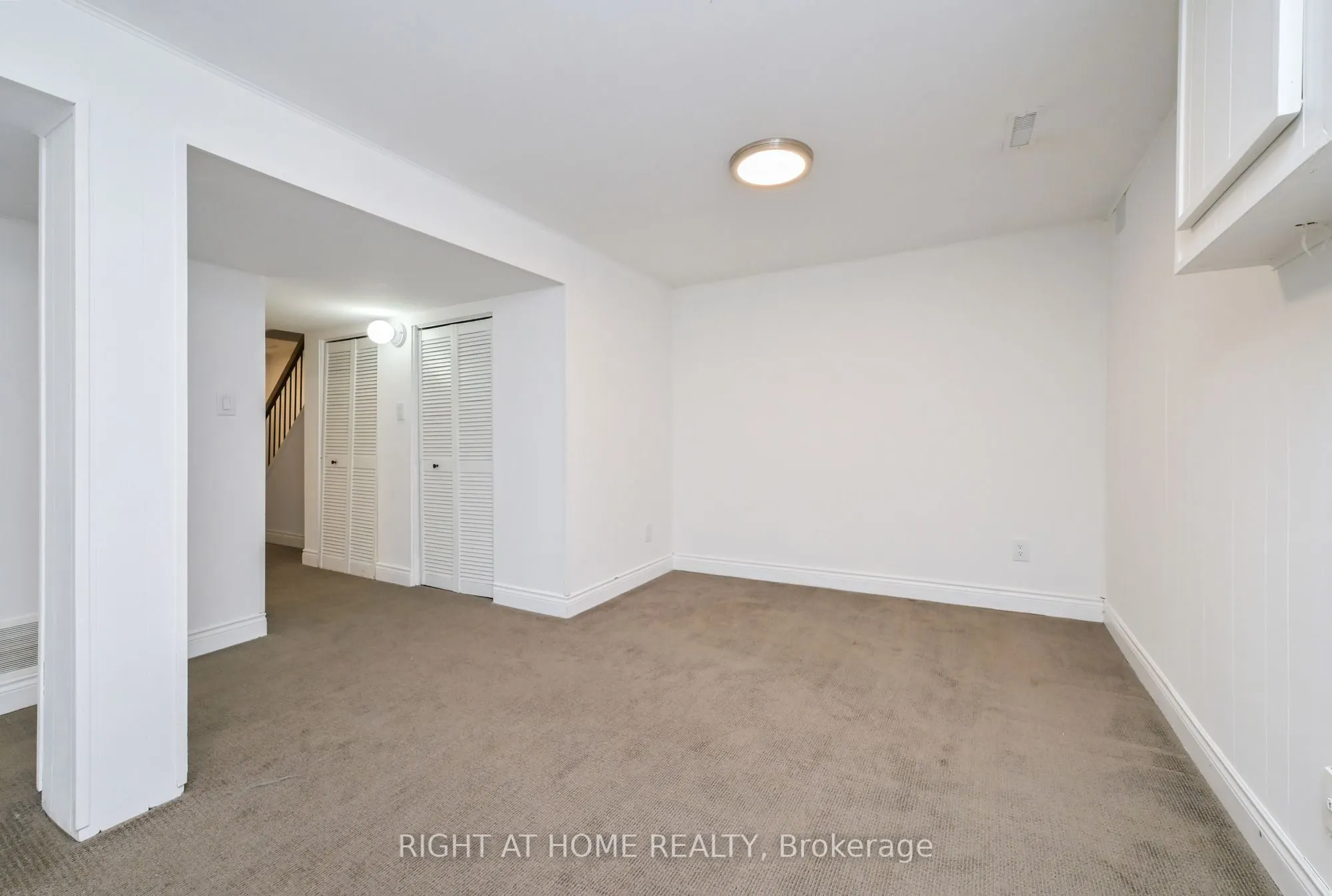 2120 Rathburn Road E #32