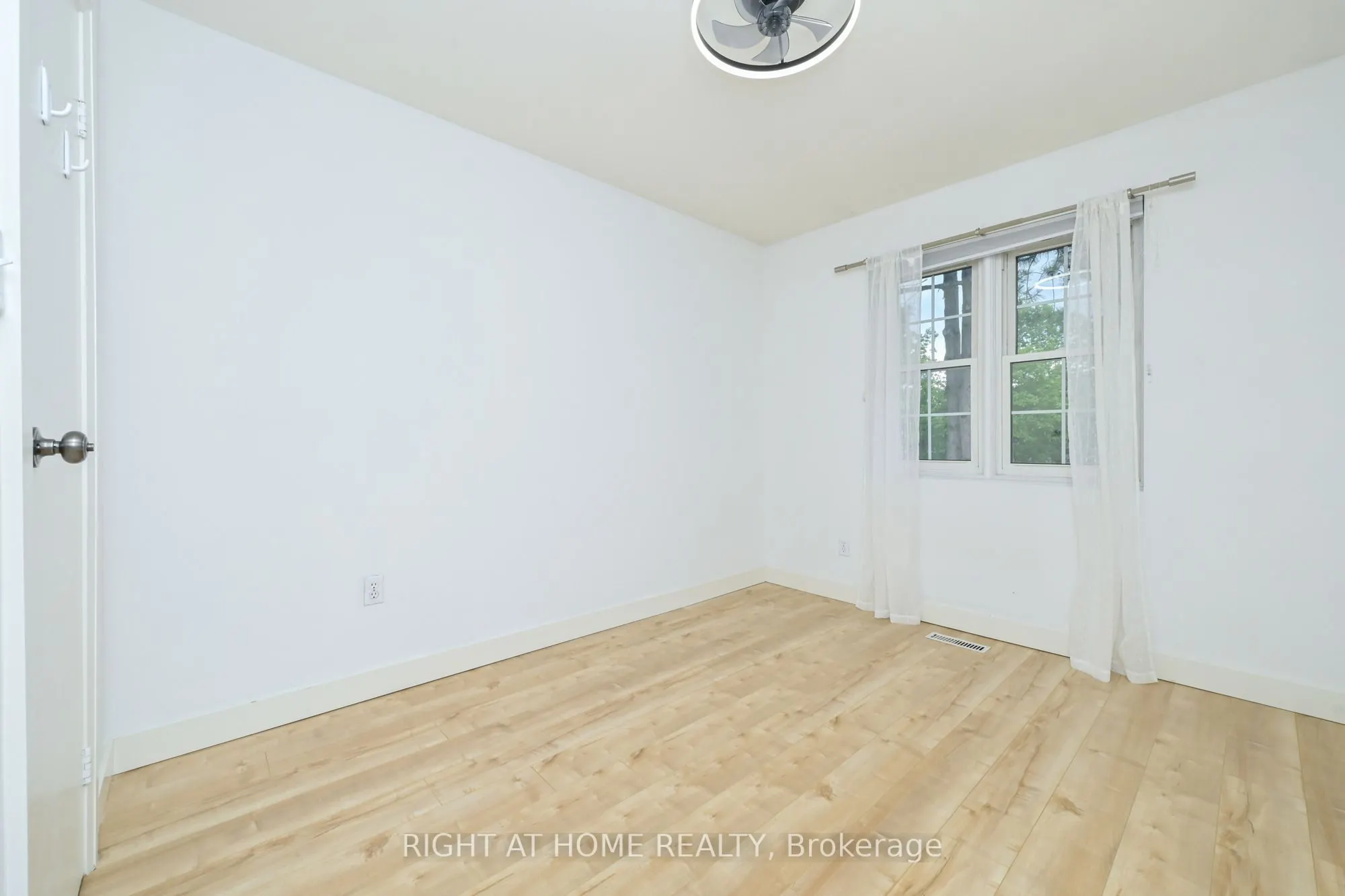 2120 Rathburn Road E #32