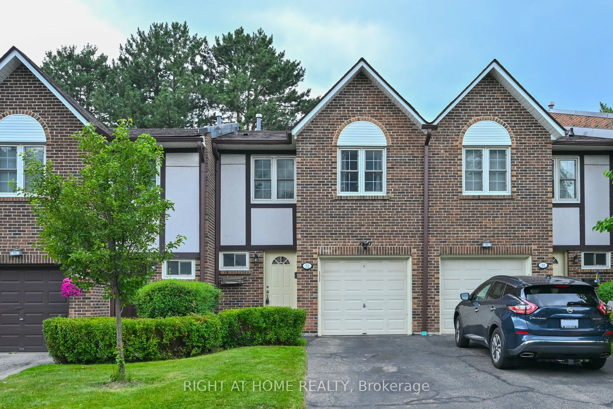 2120 Rathburn Road E #32