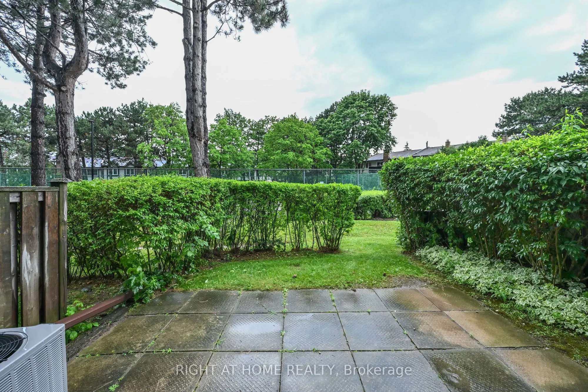 2120 Rathburn Road E #32