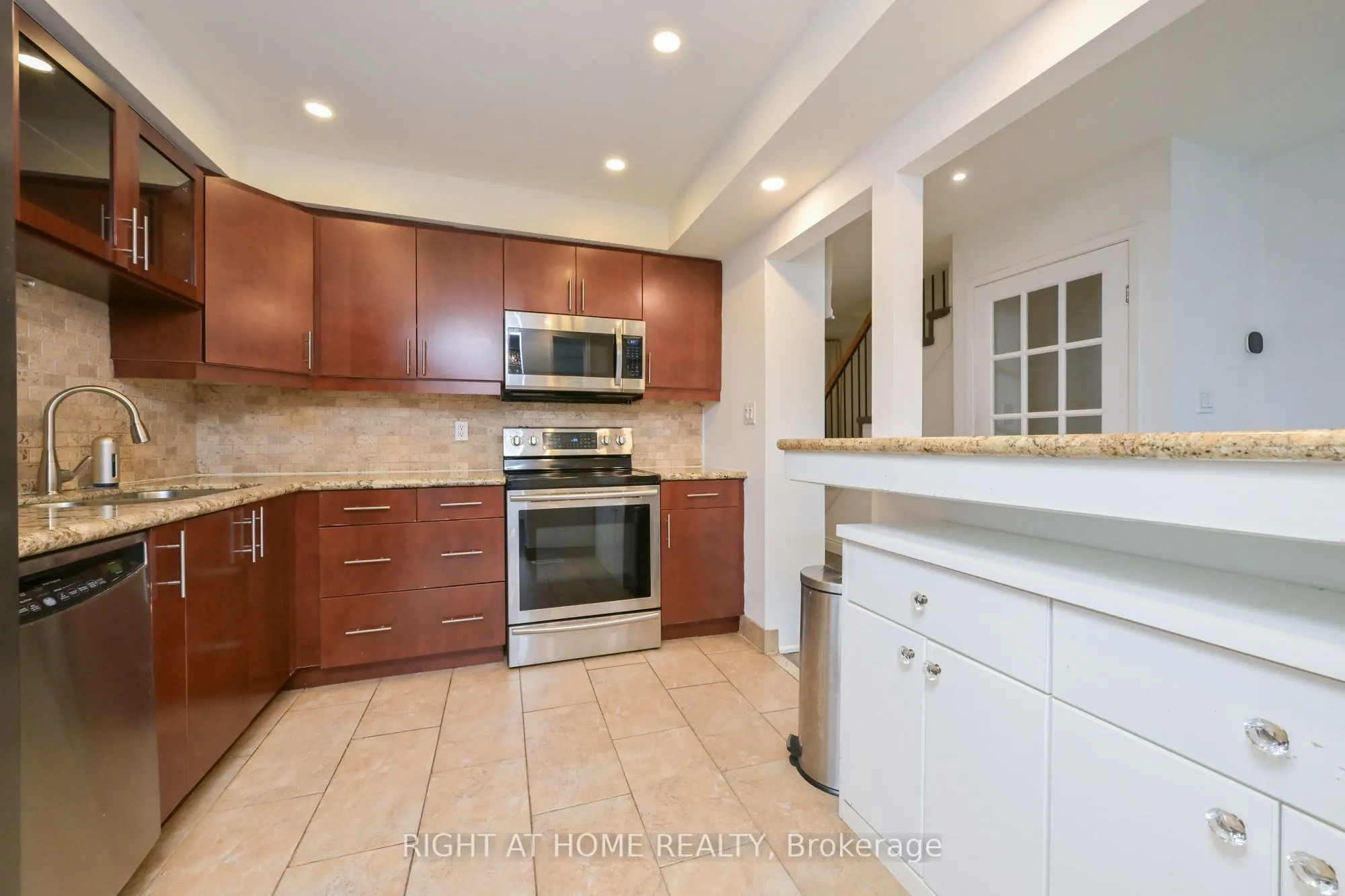 2120 Rathburn Road E #32