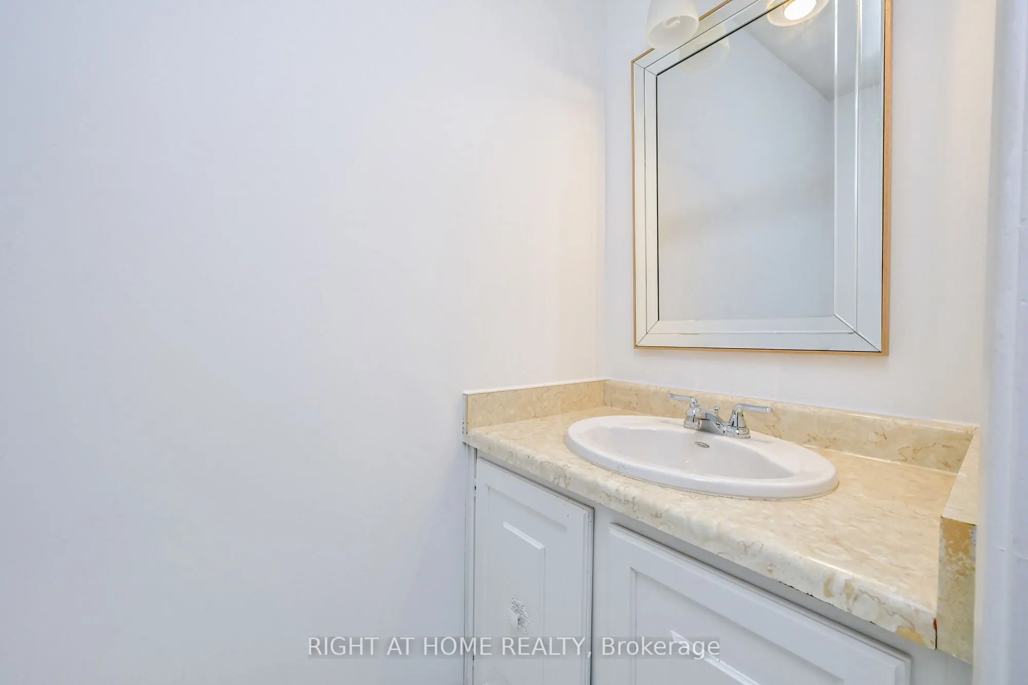 2120 Rathburn Road E #32