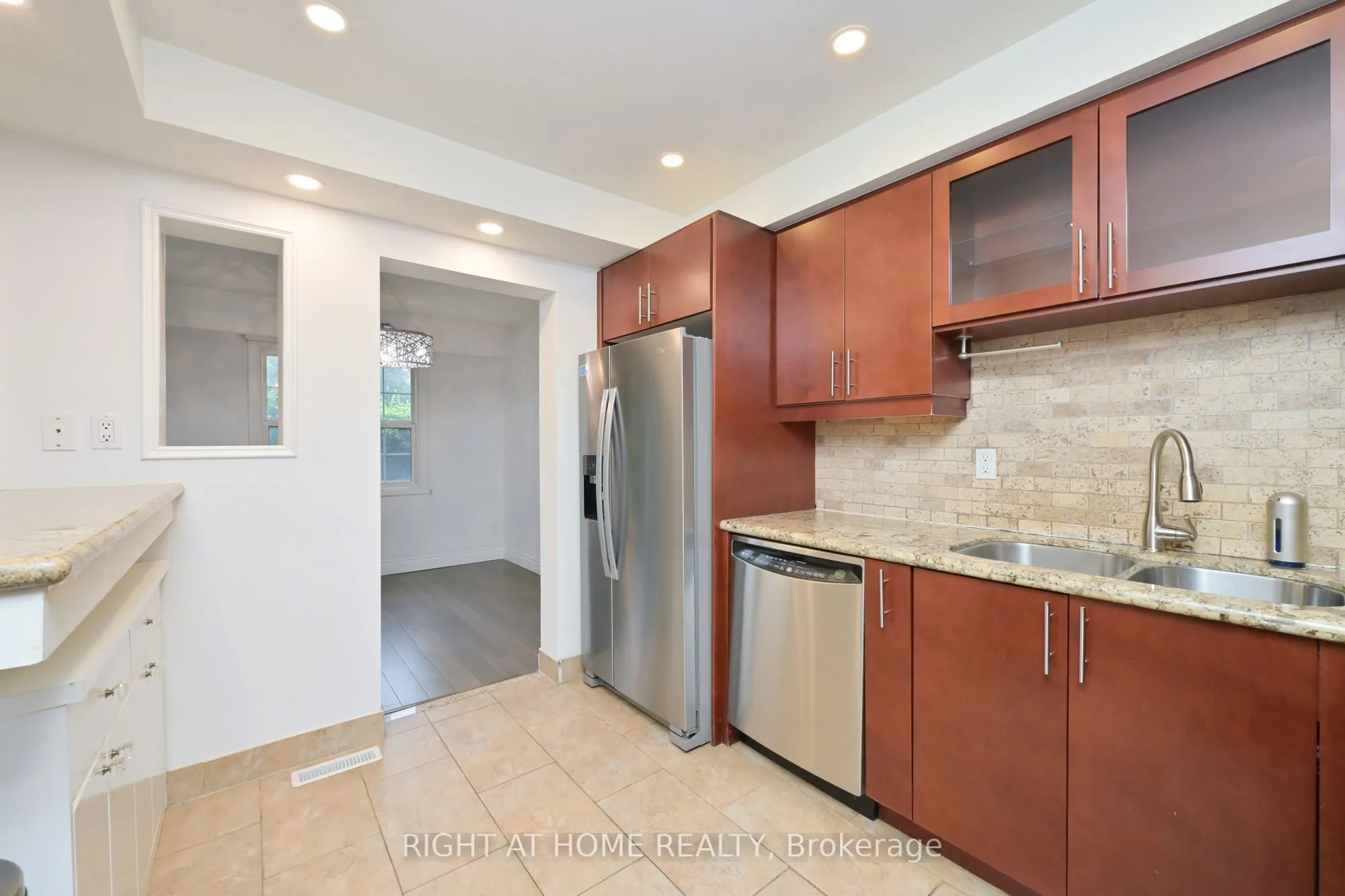 2120 Rathburn Road E #32